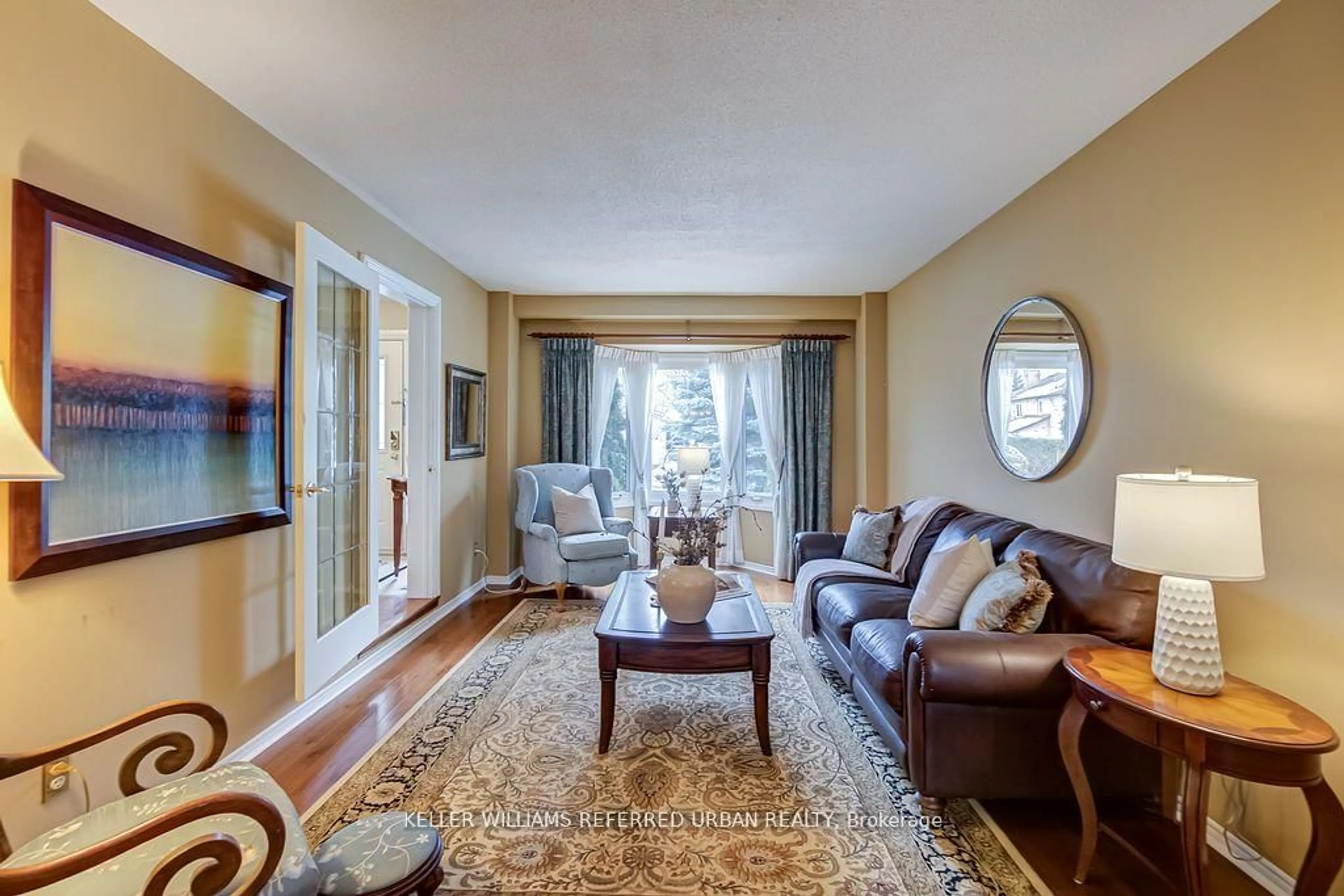 Living room with furniture, carpet floor for 88 Timpson Dr, Aurora Ontario L4G 5N4