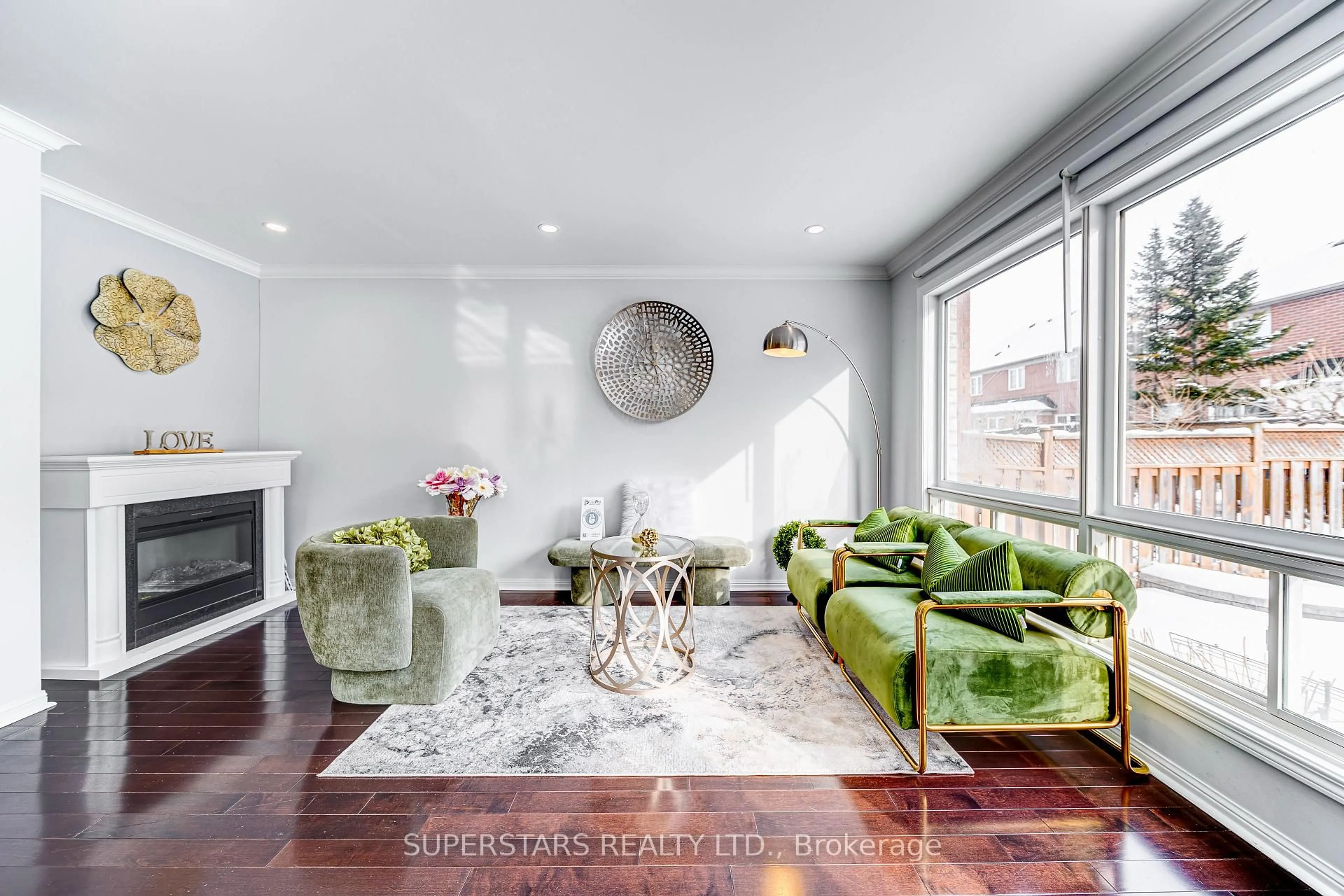 Living room with furniture, unknown for 6 Majestic Dr, Markham Ontario L6C 2B2