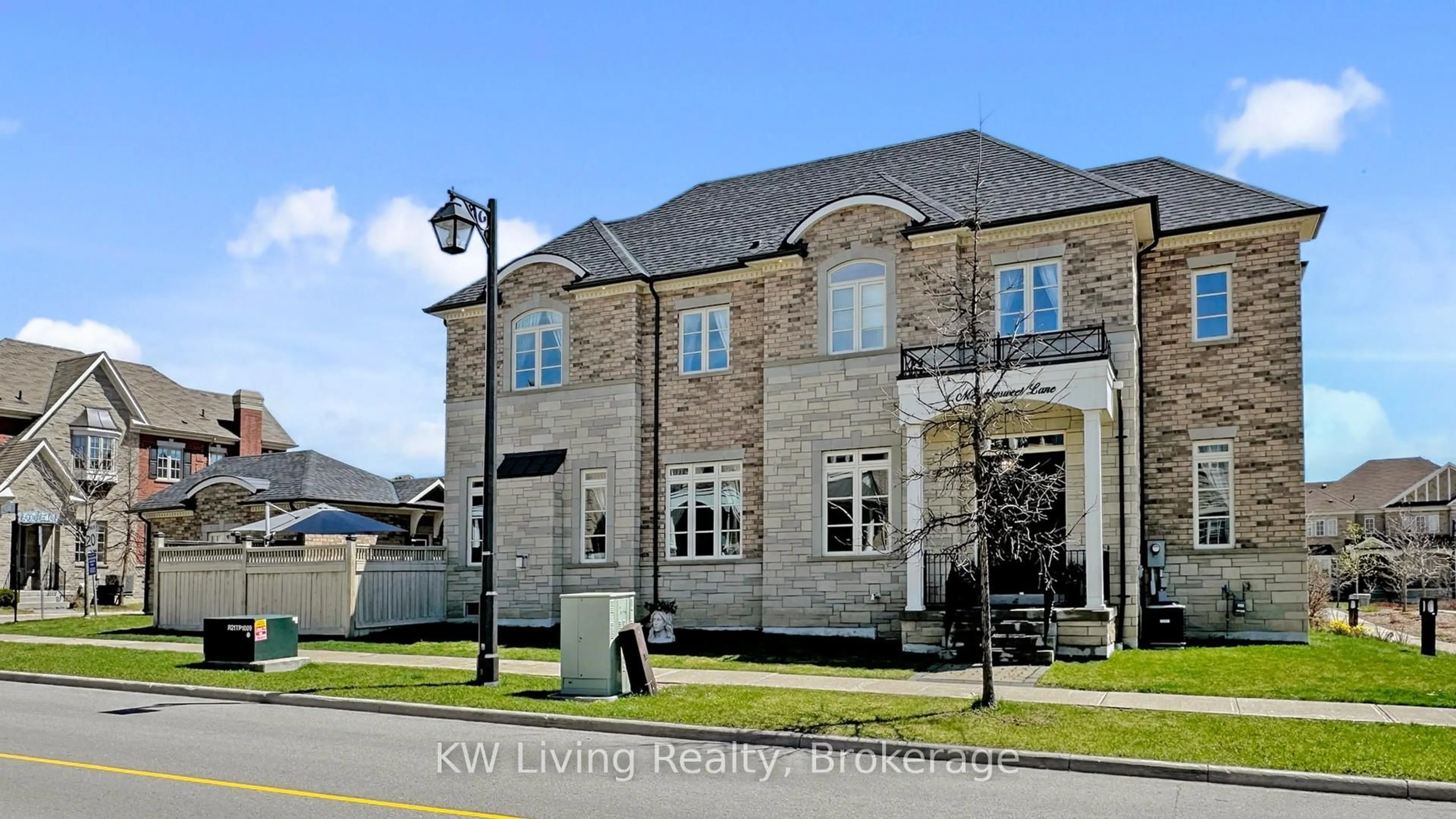 Home with brick exterior material, street for 1 Meadowsweet Lane, Richmond Hill Ontario L4E 1B8