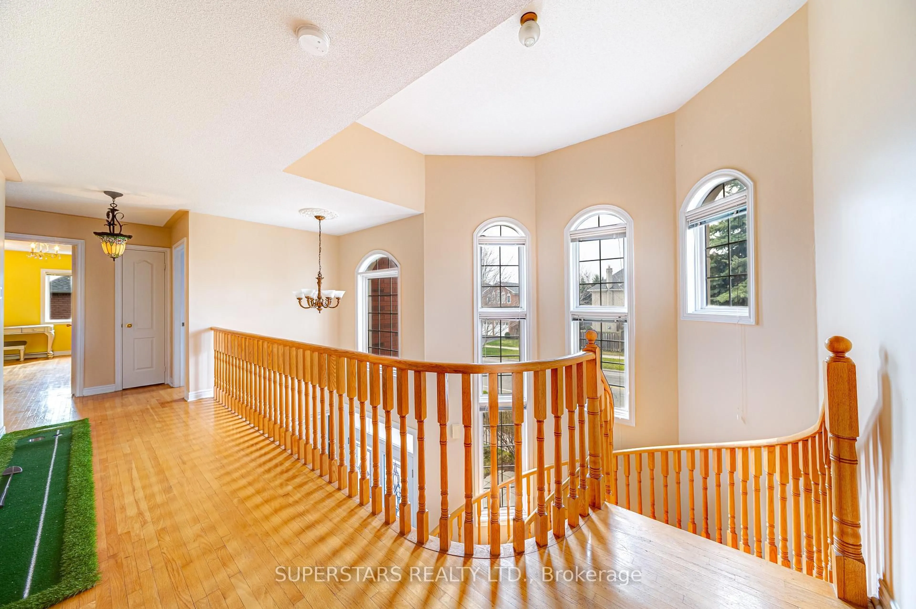 Indoor foyer for 207 Frank Endean Rd, Richmond Hill Ontario L4S 1S3