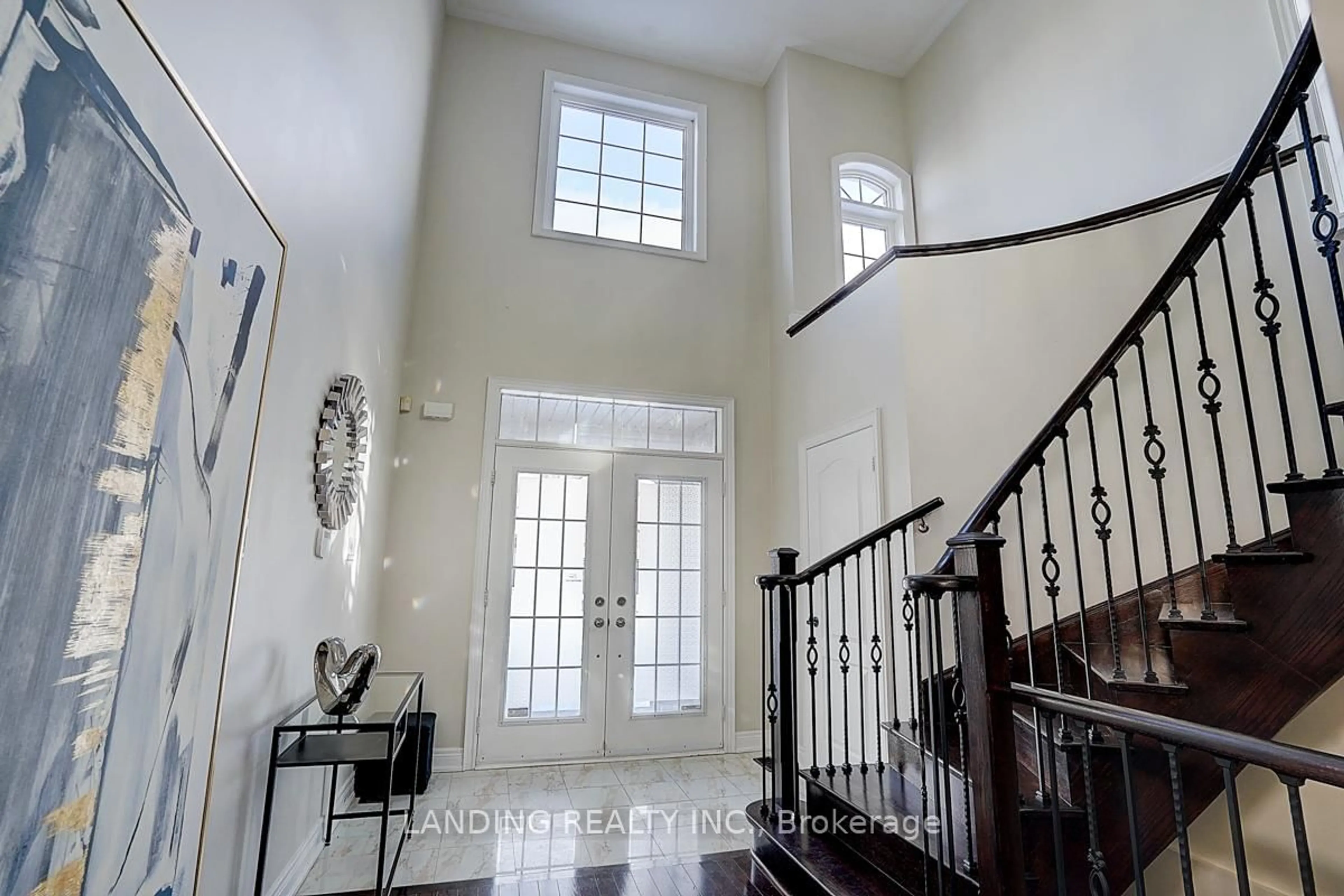 Indoor foyer for 23 Daniel Bram Dr, Vaughan Ontario L6A 0L4