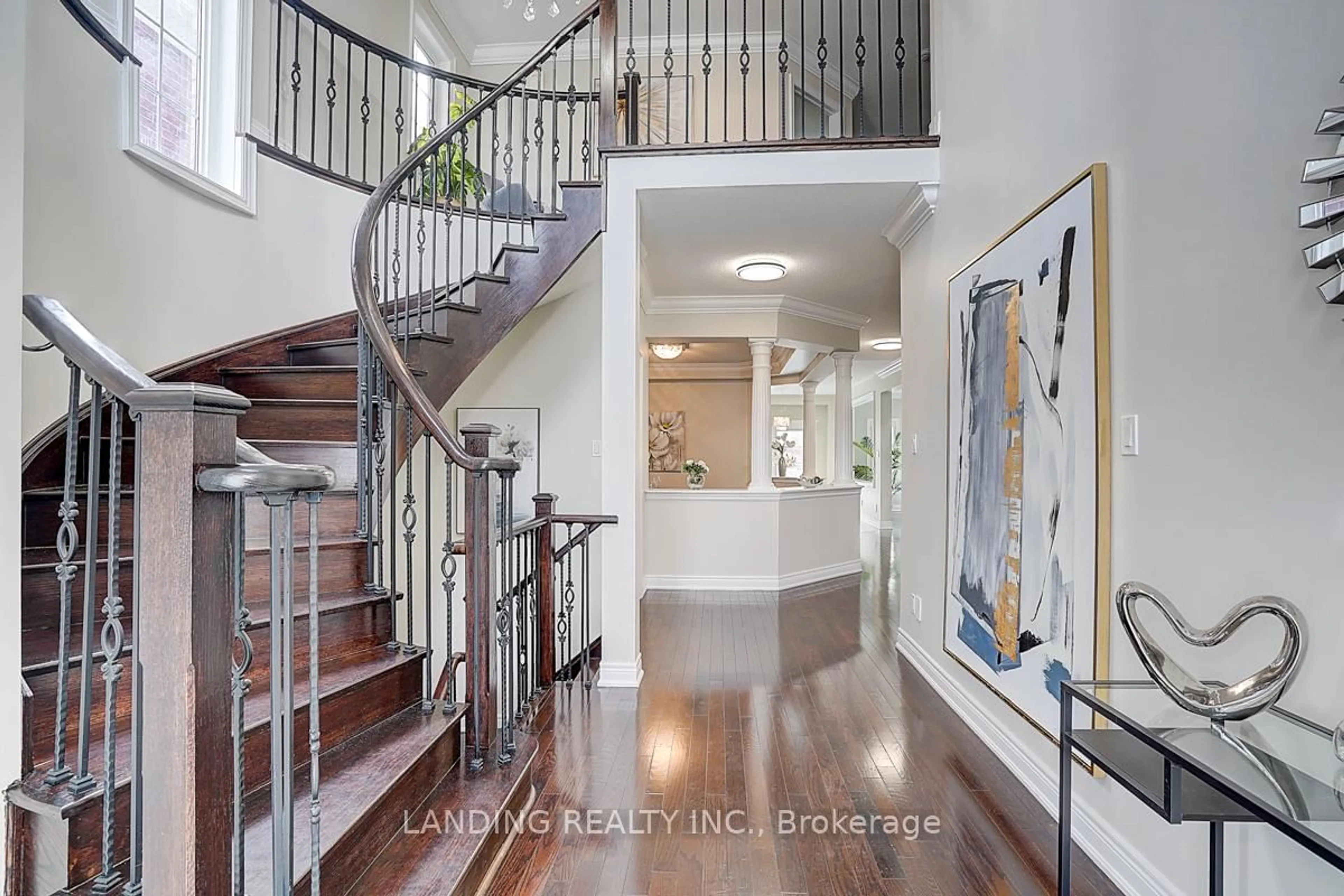 Indoor entryway for 23 Daniel Bram Dr, Vaughan Ontario L6A 0L4