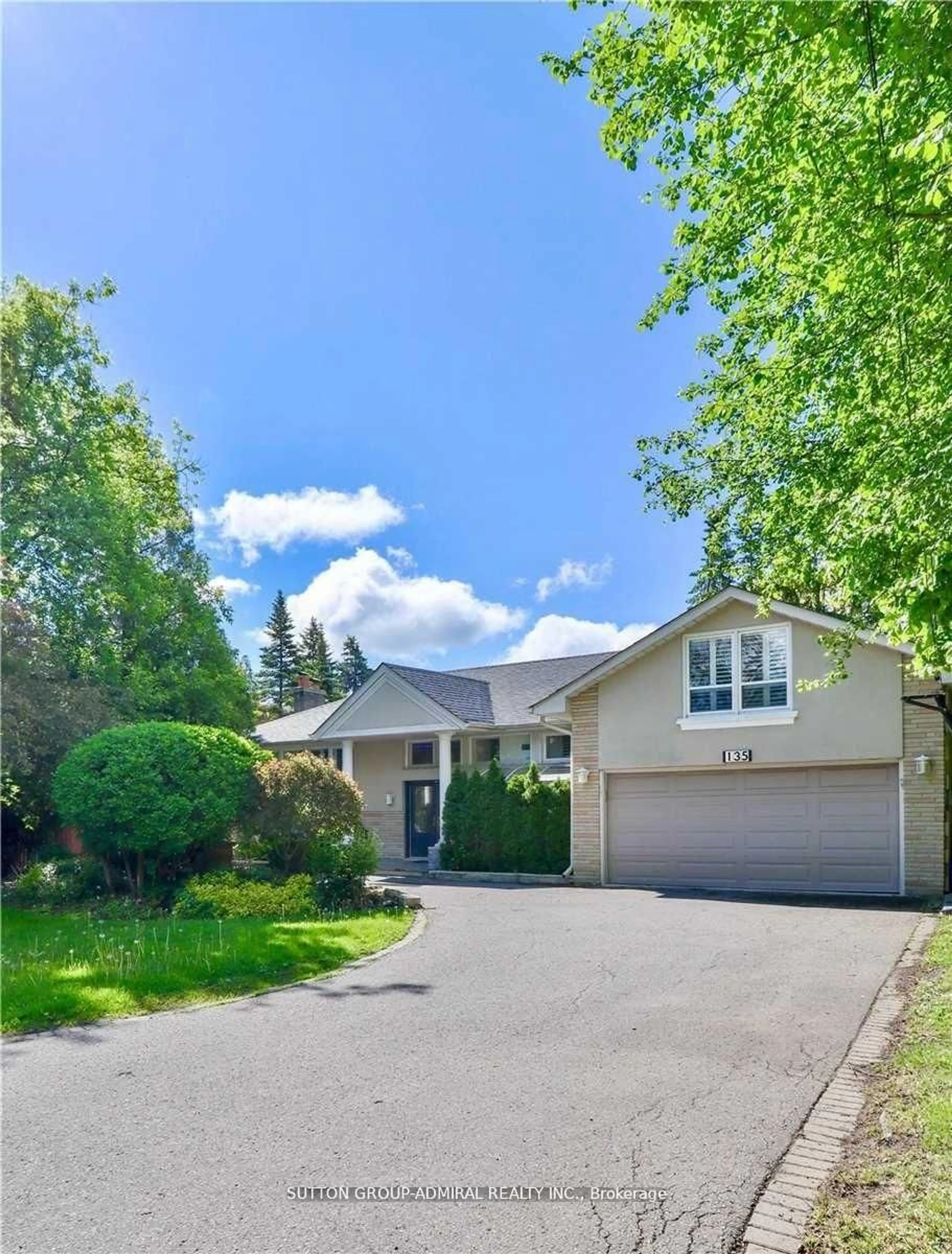 A pic from outside/outdoor area/front of a property/back of a property/a pic from drone, street for 135 Elgin St, Markham Ontario L3T 1W7