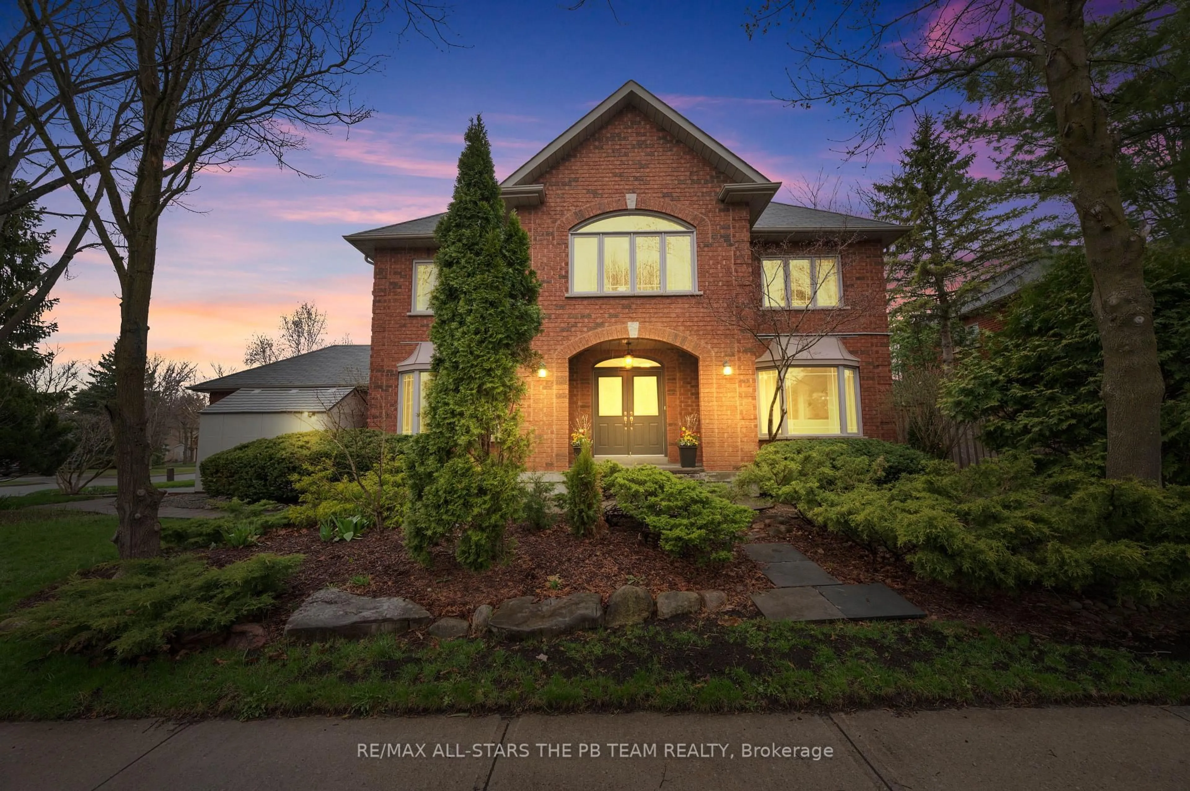 Home with brick exterior material, street for 156 Park Dr, Whitchurch-Stouffville Ontario L4A 1J6