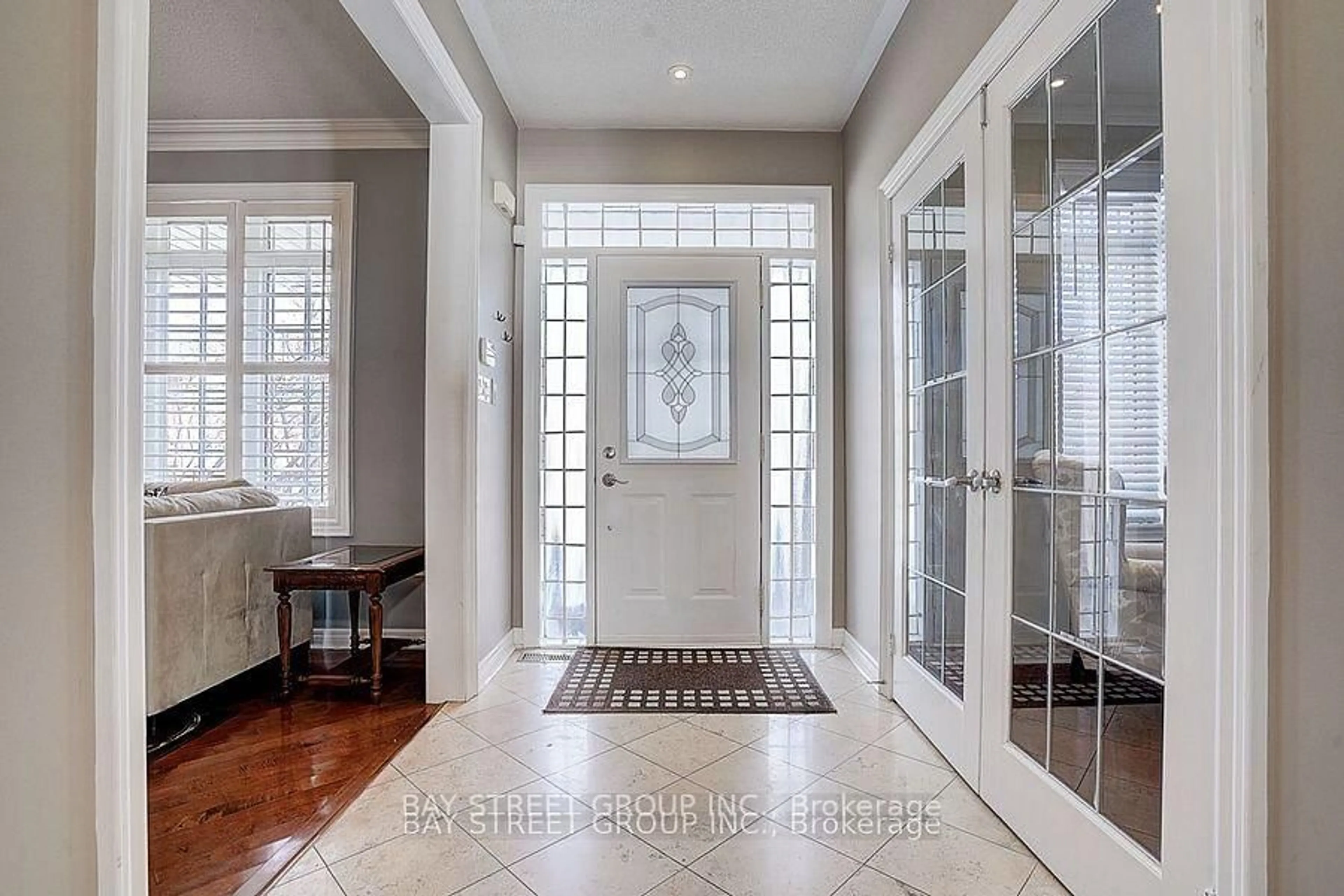 Indoor entryway for 73 Kenilworth Gate, Markham Ontario L6B 0A5