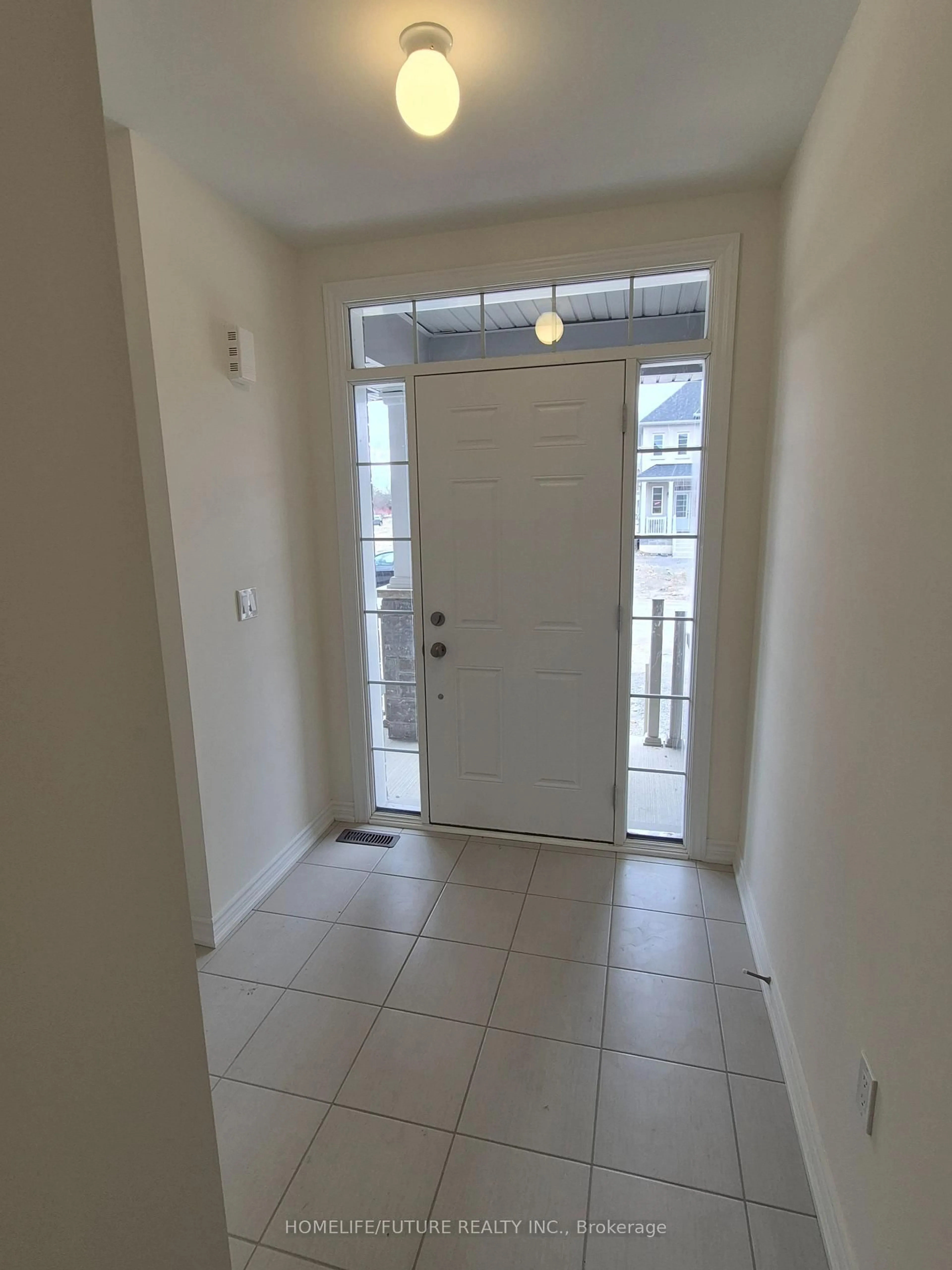 Indoor entryway for 10 Grieve St, Georgina Ontario L0E 1R0