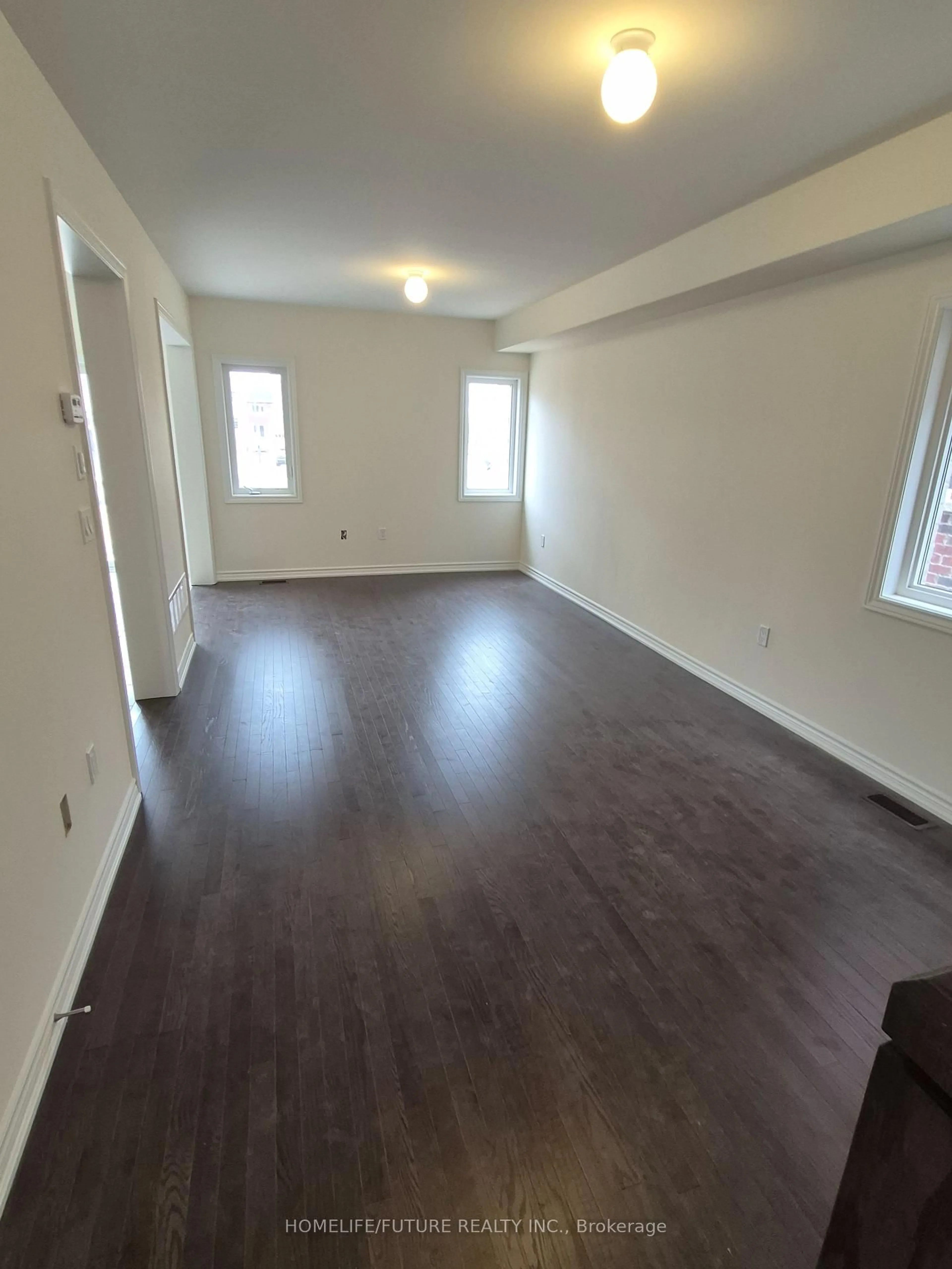 A pic of a room for 10 Grieve St, Georgina Ontario L0E 1R0