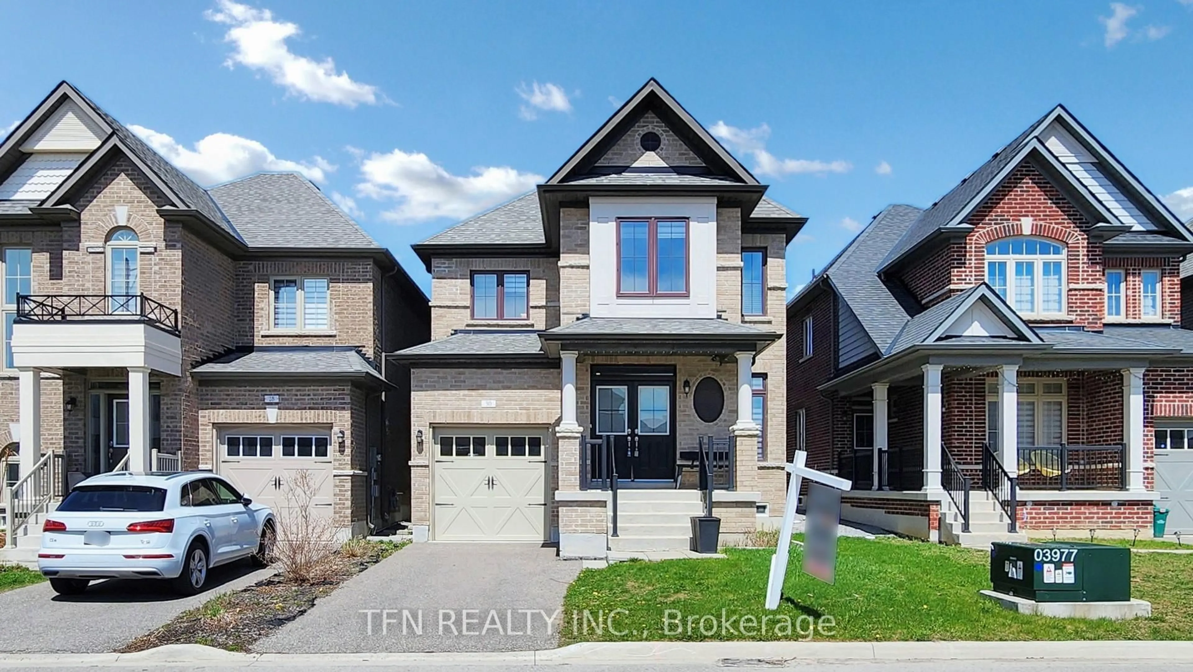 Home with brick exterior material, street for 30 Festival Crt, East Gwillimbury Ontario L9N 0N8