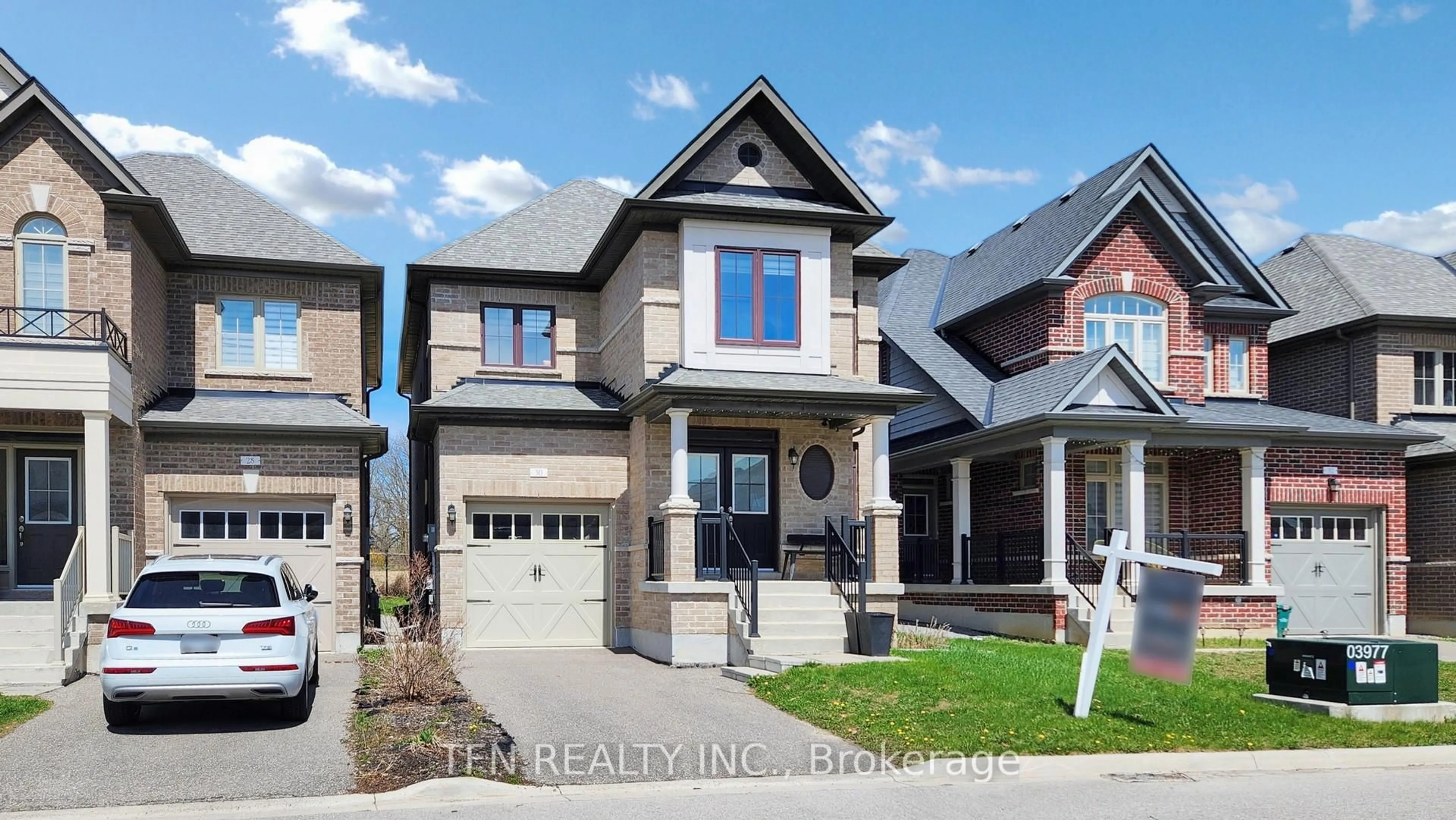 Home with brick exterior material, street for 30 Festival Crt, East Gwillimbury Ontario L9N 0N8