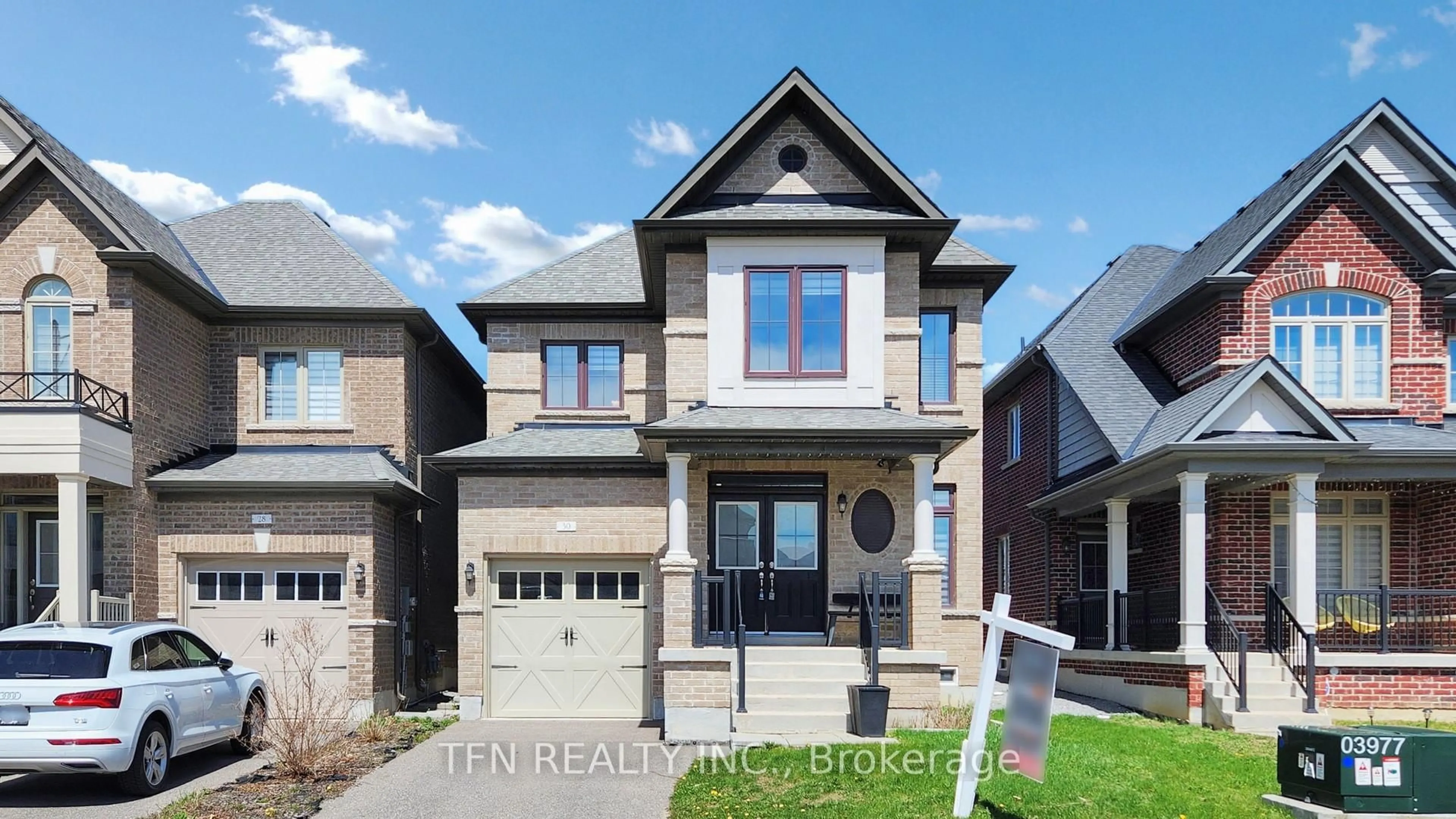 Home with brick exterior material, street for 30 Festival Crt, East Gwillimbury Ontario L9N 0N8