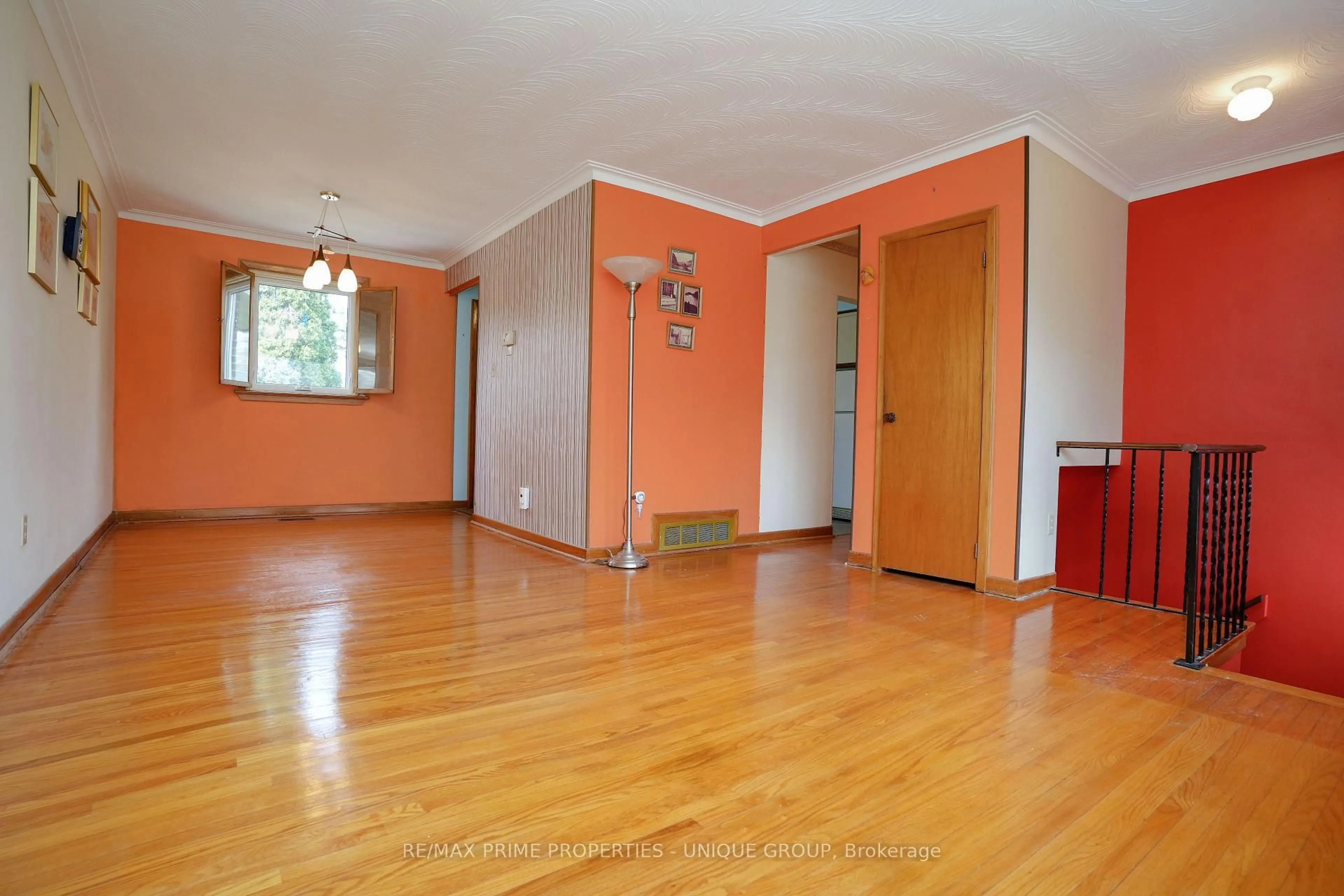 A pic of a room for 104 Fairview Ave, Whitchurch-Stouffville Ontario L4A 1C7