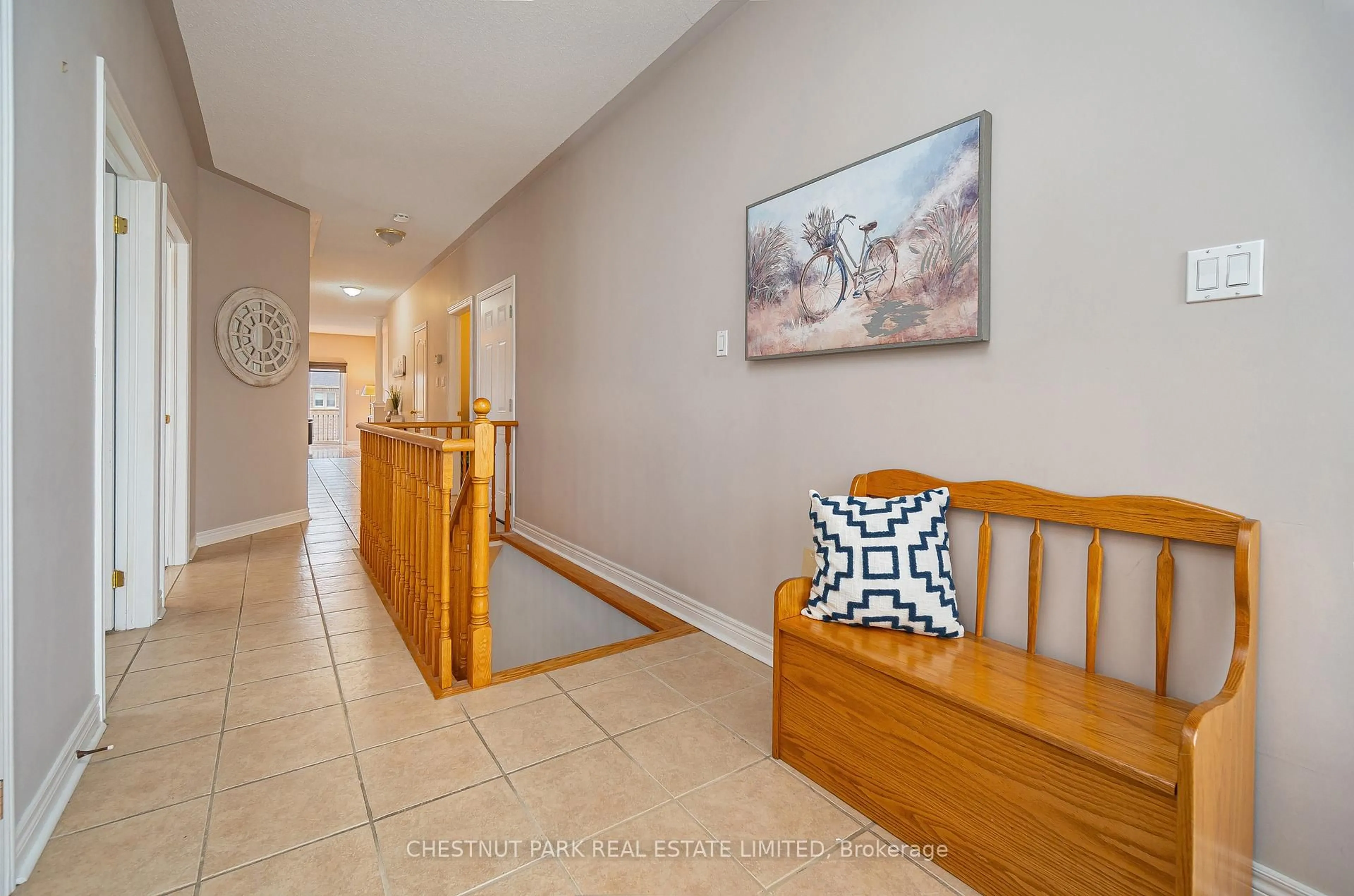 Indoor entryway for 174 Sawmill Valley Dr, Newmarket Ontario L3X 2V7