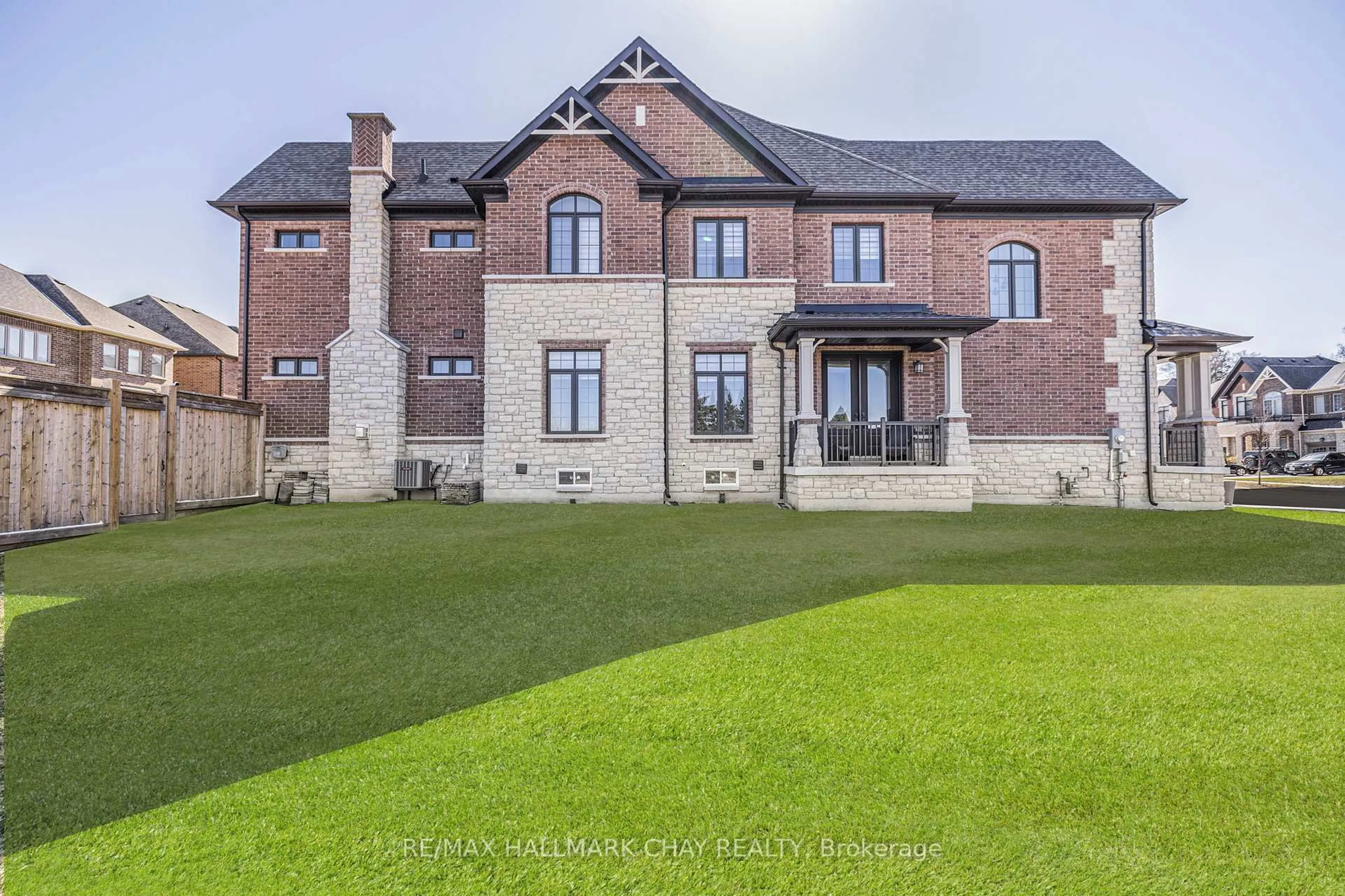Home with brick exterior material, unknown for 2 Great Heron Crt, King Ontario L7B 0P4