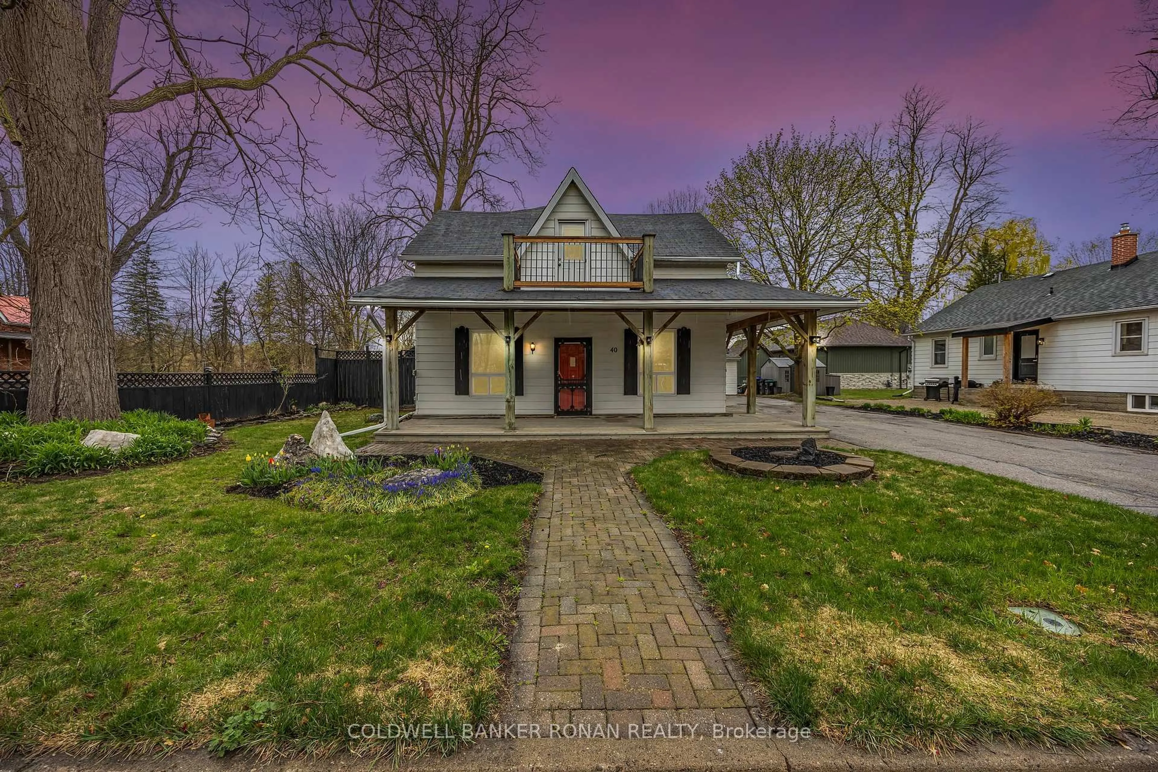 Home with brick exterior material, street for 40 Queen St #PO Box 694, New Tecumseth Ontario L0G 1A0
