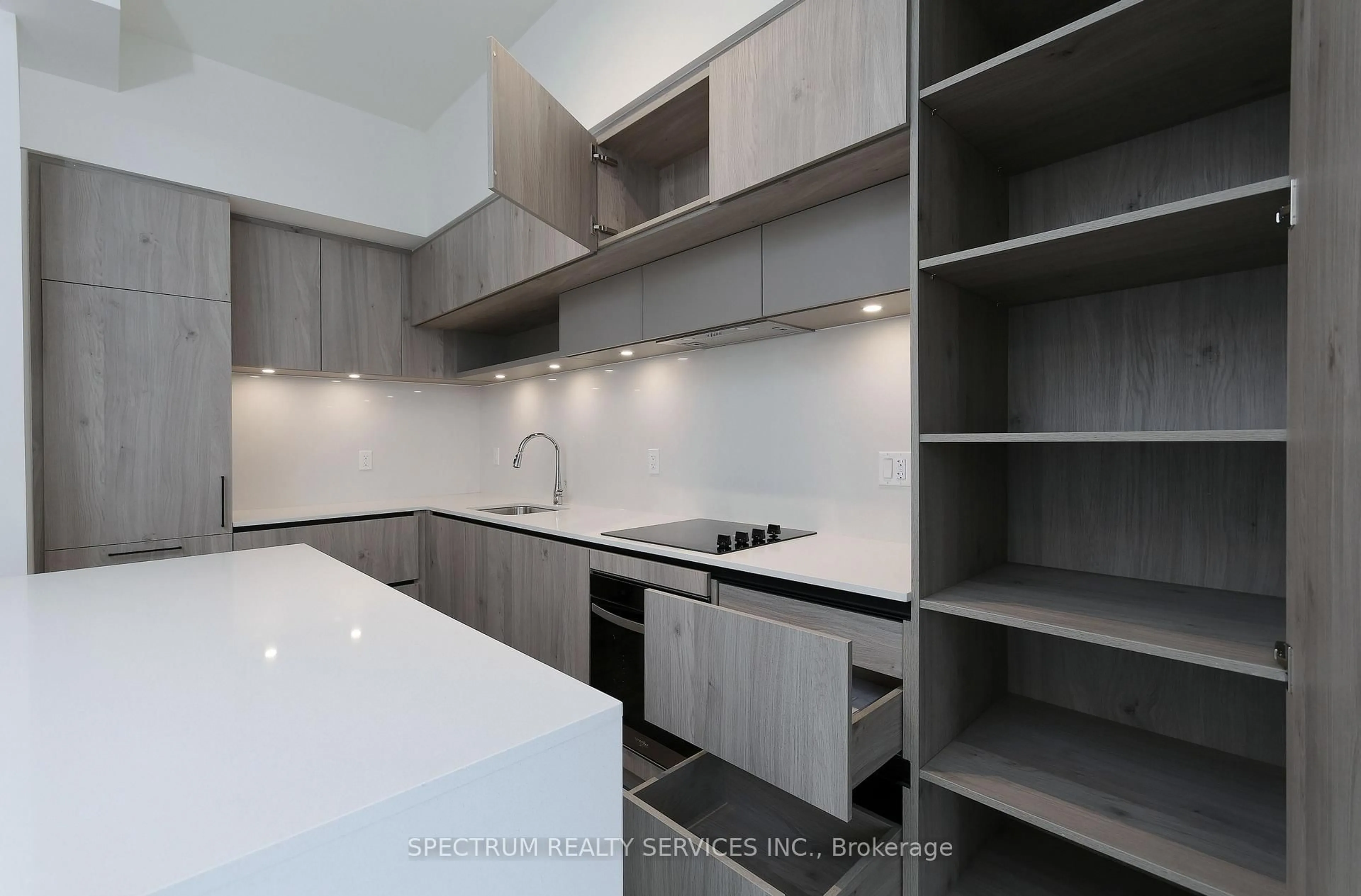 Standard kitchen, unknown for 2 Steckley House Lane #922, Richmond Hill Ontario L4S 0N4