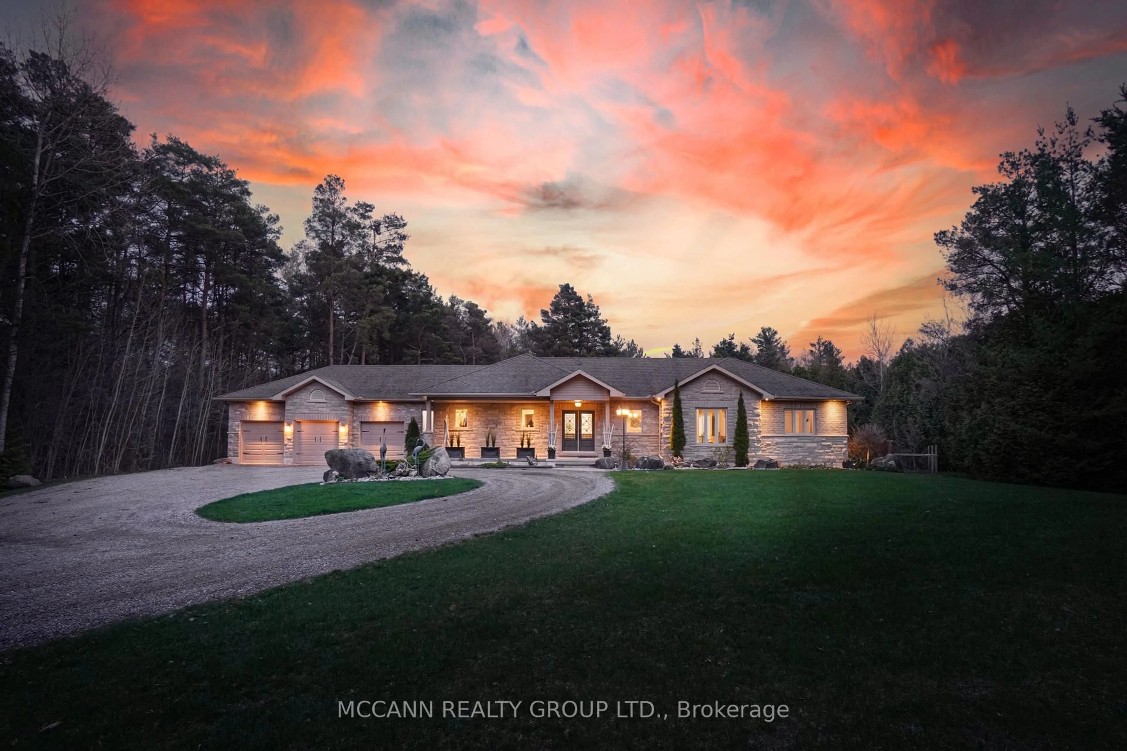 A pic from outside/outdoor area/front of a property/back of a property/a pic from drone, mountain view for 14 Sandy Hook Rd, Uxbridge Ontario L9P 1X2