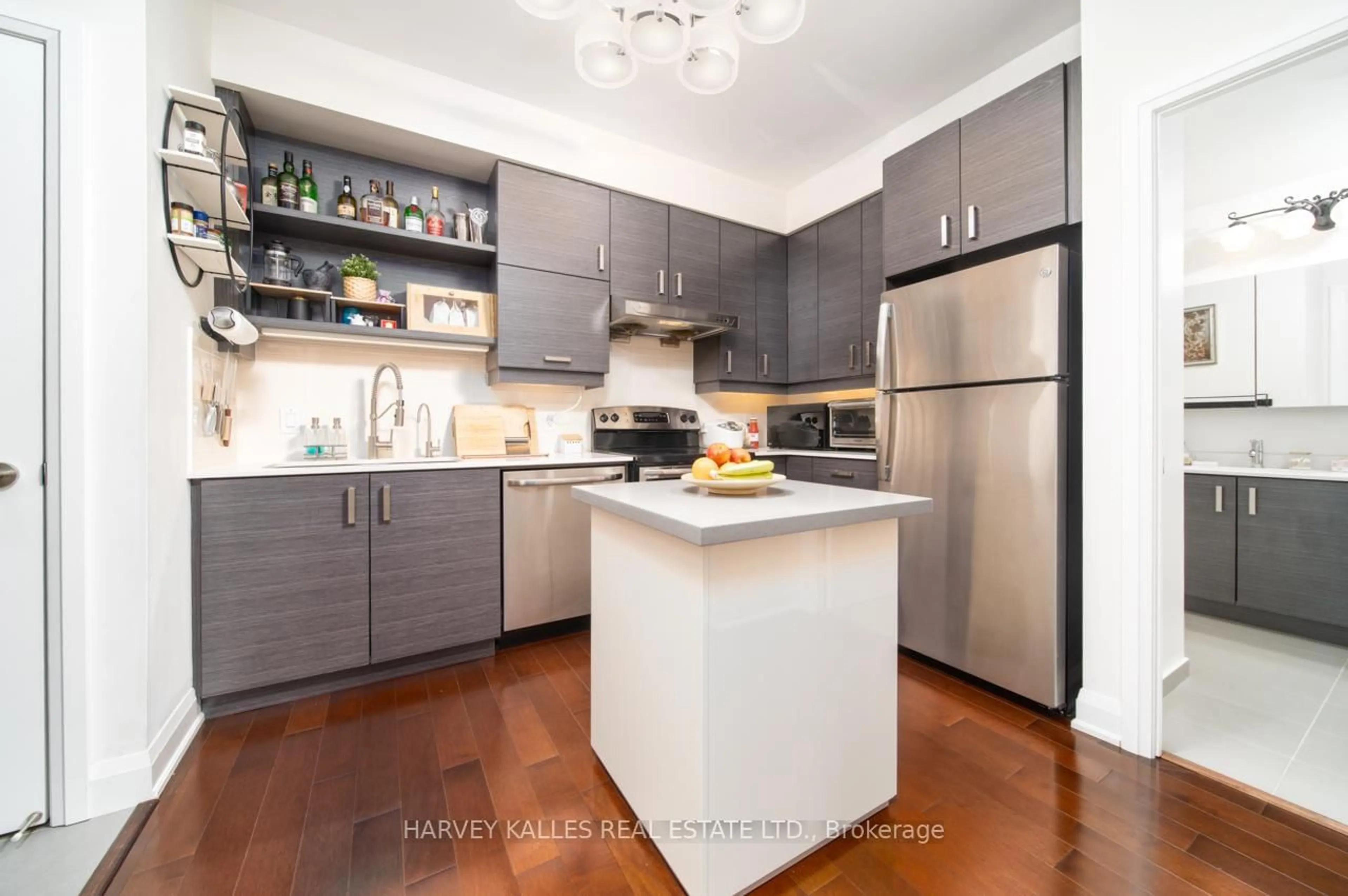 Contemporary kitchen, unknown for 8200 Birchmount Rd #301, Markham Ontario L3R 9W1