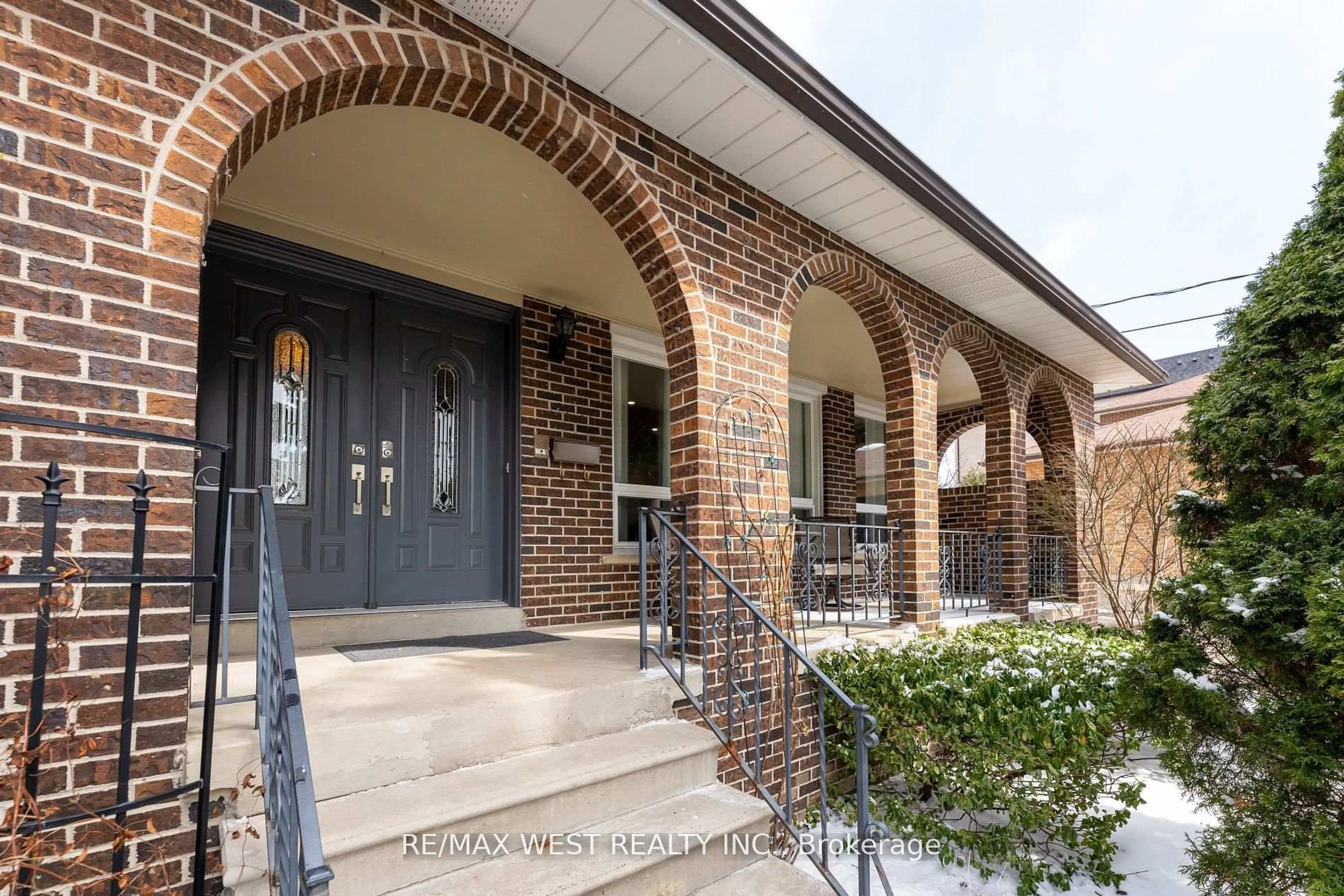 Home with brick exterior material, street for 130 Spruce Ave, Richmond Hill Ontario L4C 6W1