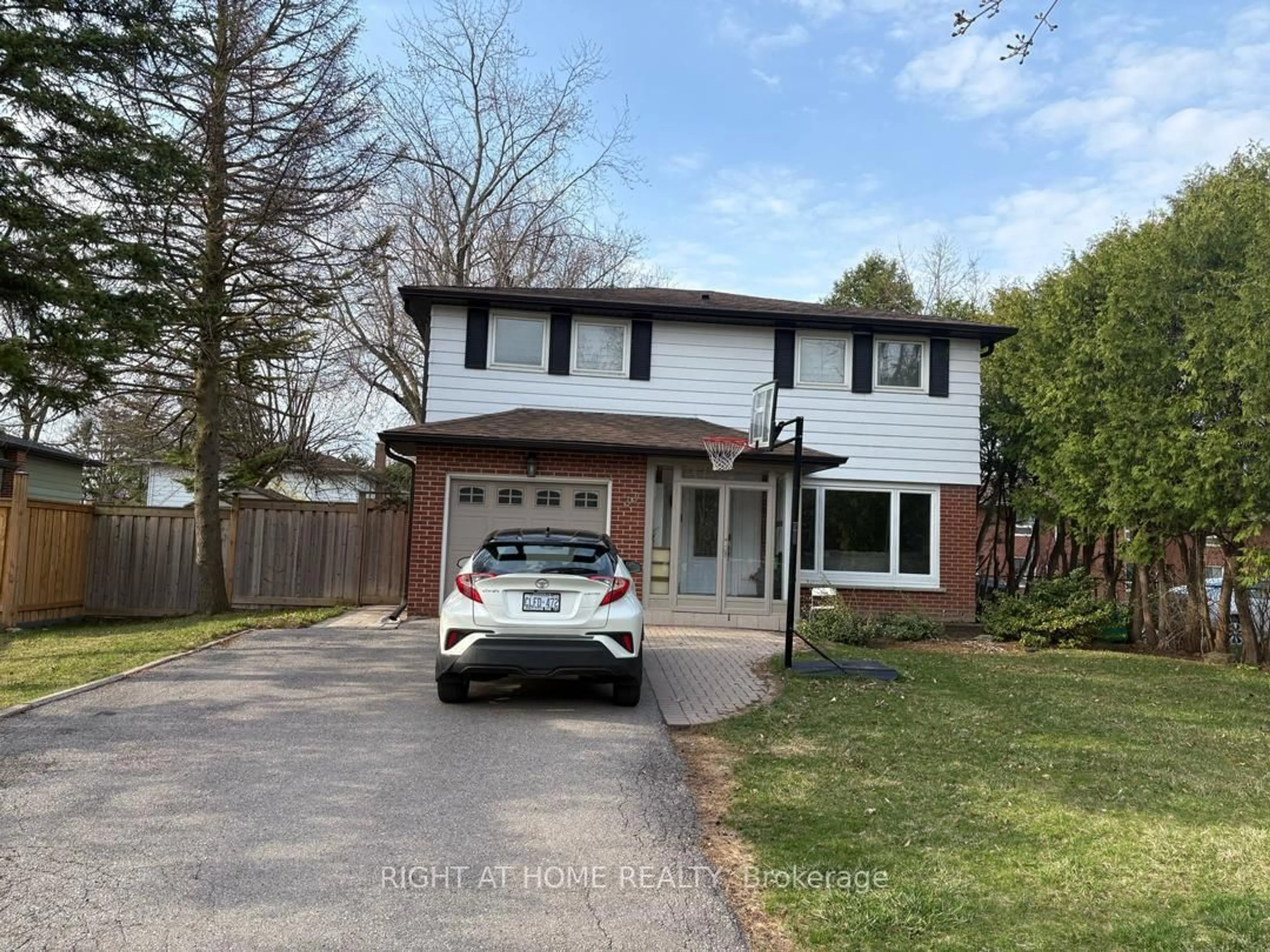 Unknown for 33 Royal Orchard Blvd, Markham Ontario L3T 3C4
