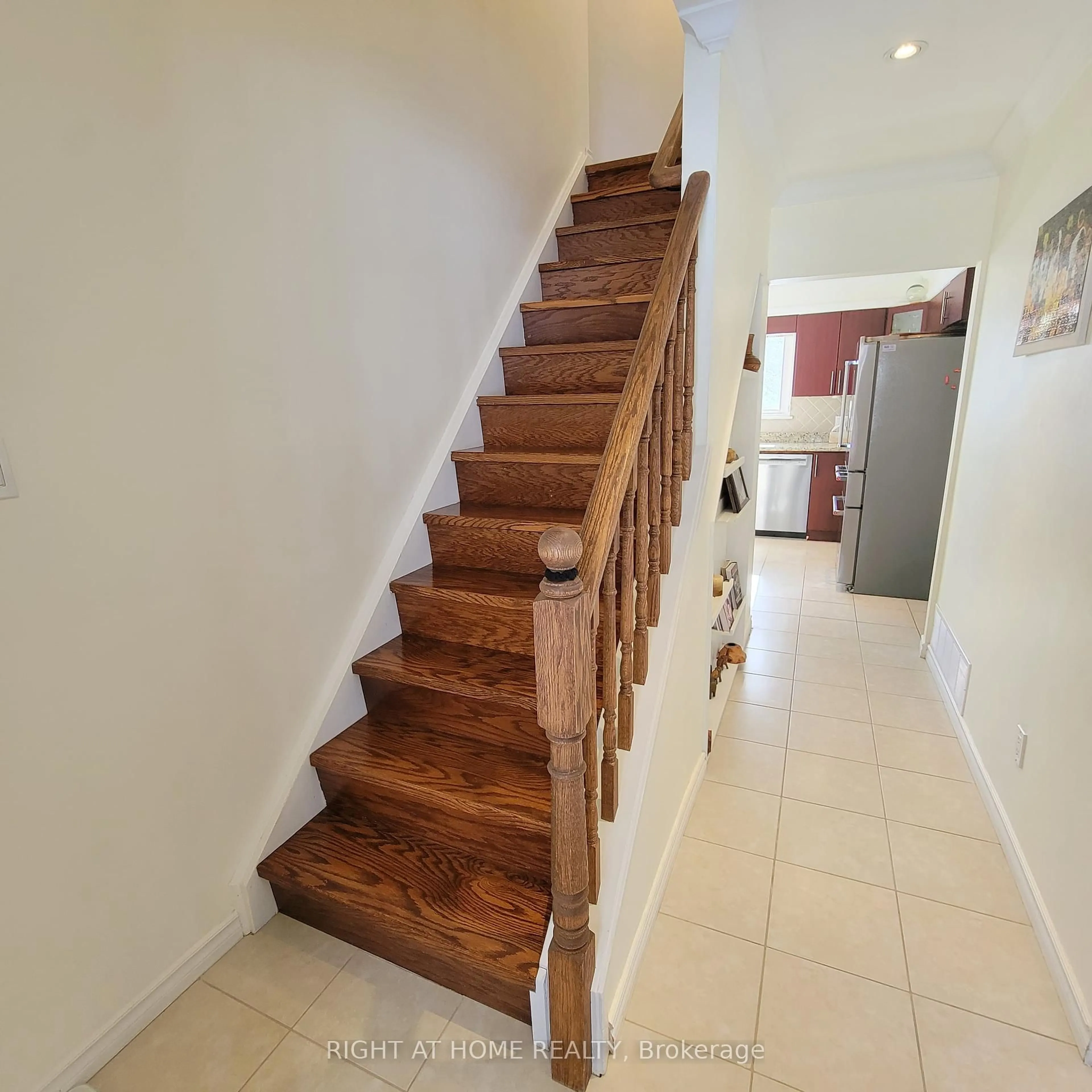 Stairs for 33 Royal Orchard Blvd, Markham Ontario L3T 3C4