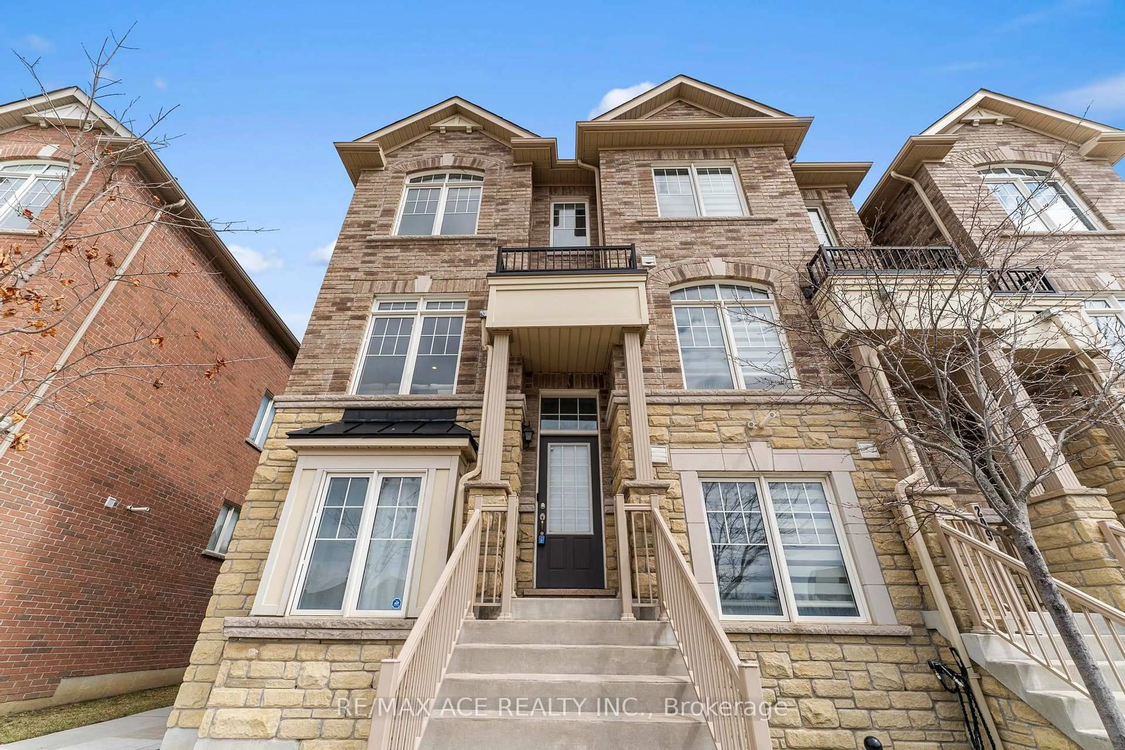 Home with brick exterior material, street for 207 Dundas Way, Markham Ontario L6E 0T1