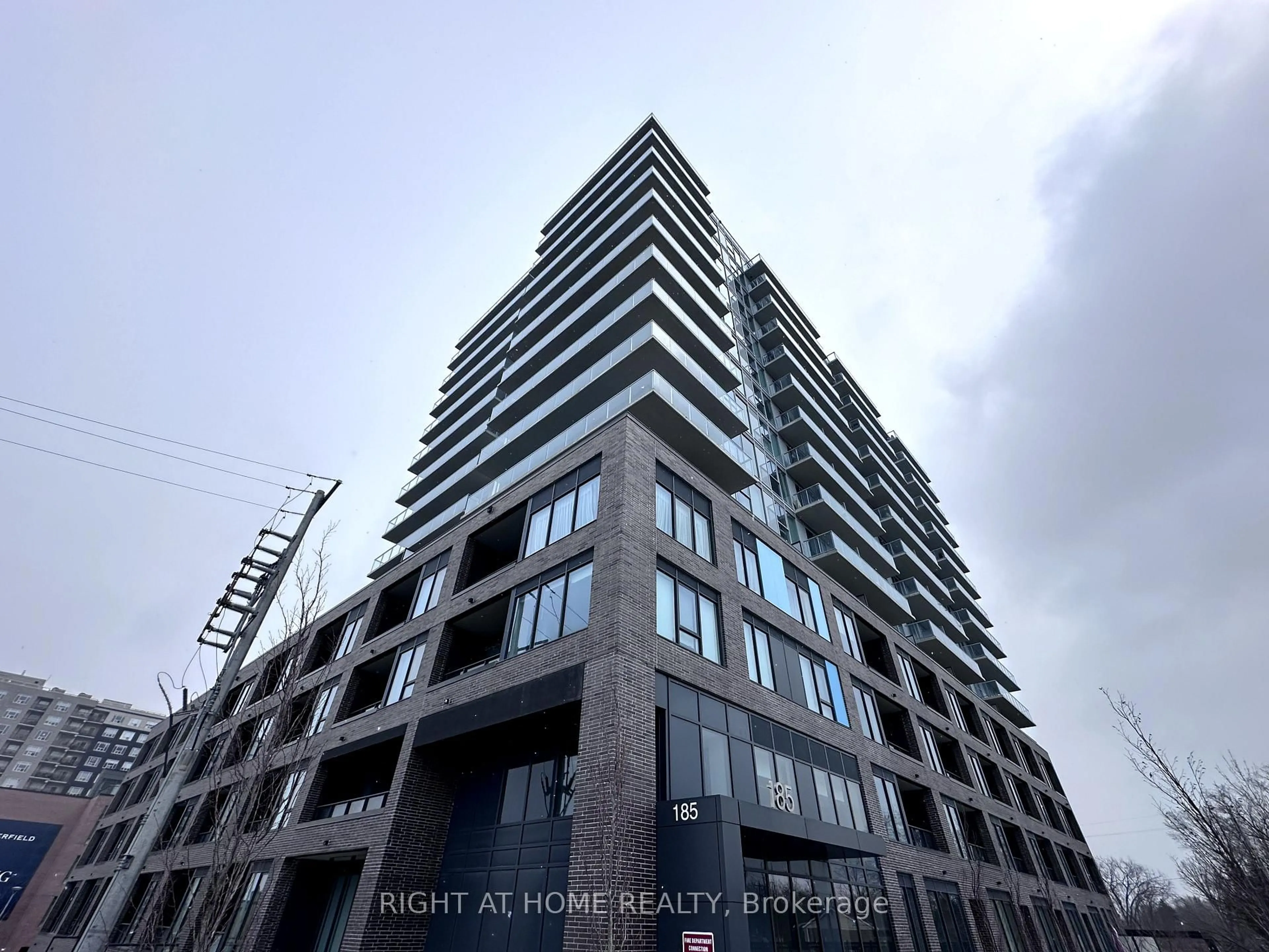 Unknown for 185 Deerfield Rd #015, Newmarket Ontario L3Y 0G7