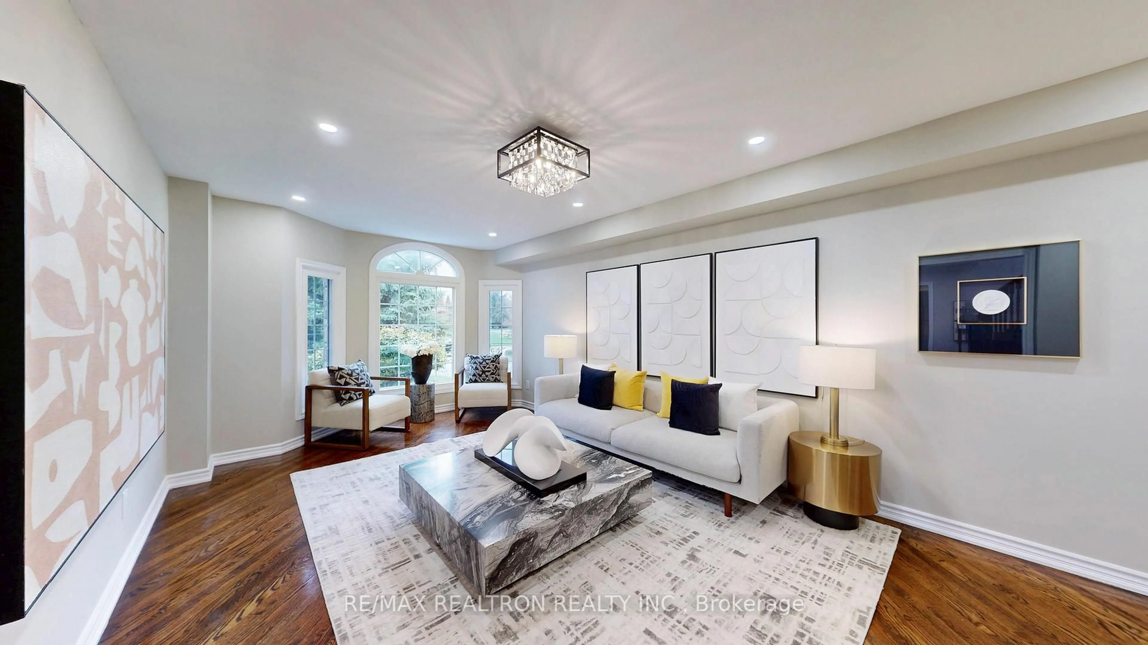 Living room with furniture, unknown for 5 Cantex Crt, Richmond Hill Ontario L4S 1B1