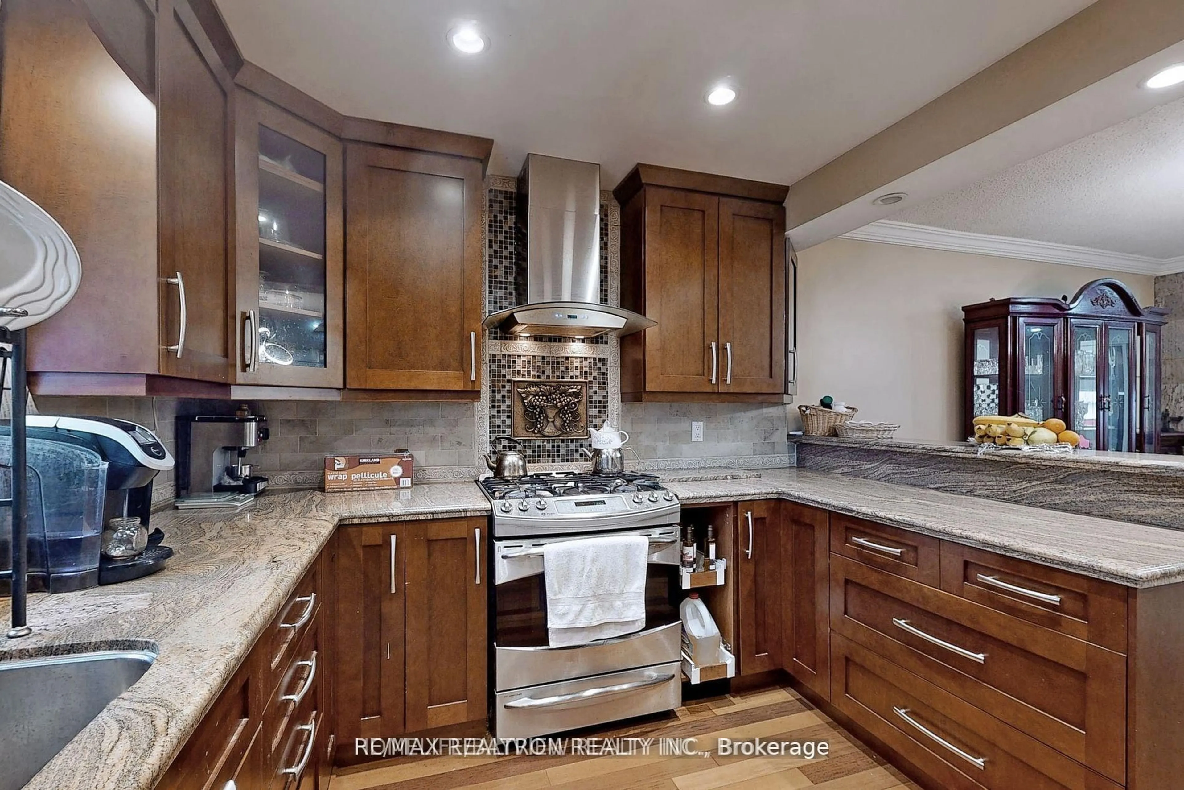 Contemporary kitchen, ceramic/tile floor for 197 Lloyd Ave, Newmarket Ontario L3Y 5L4