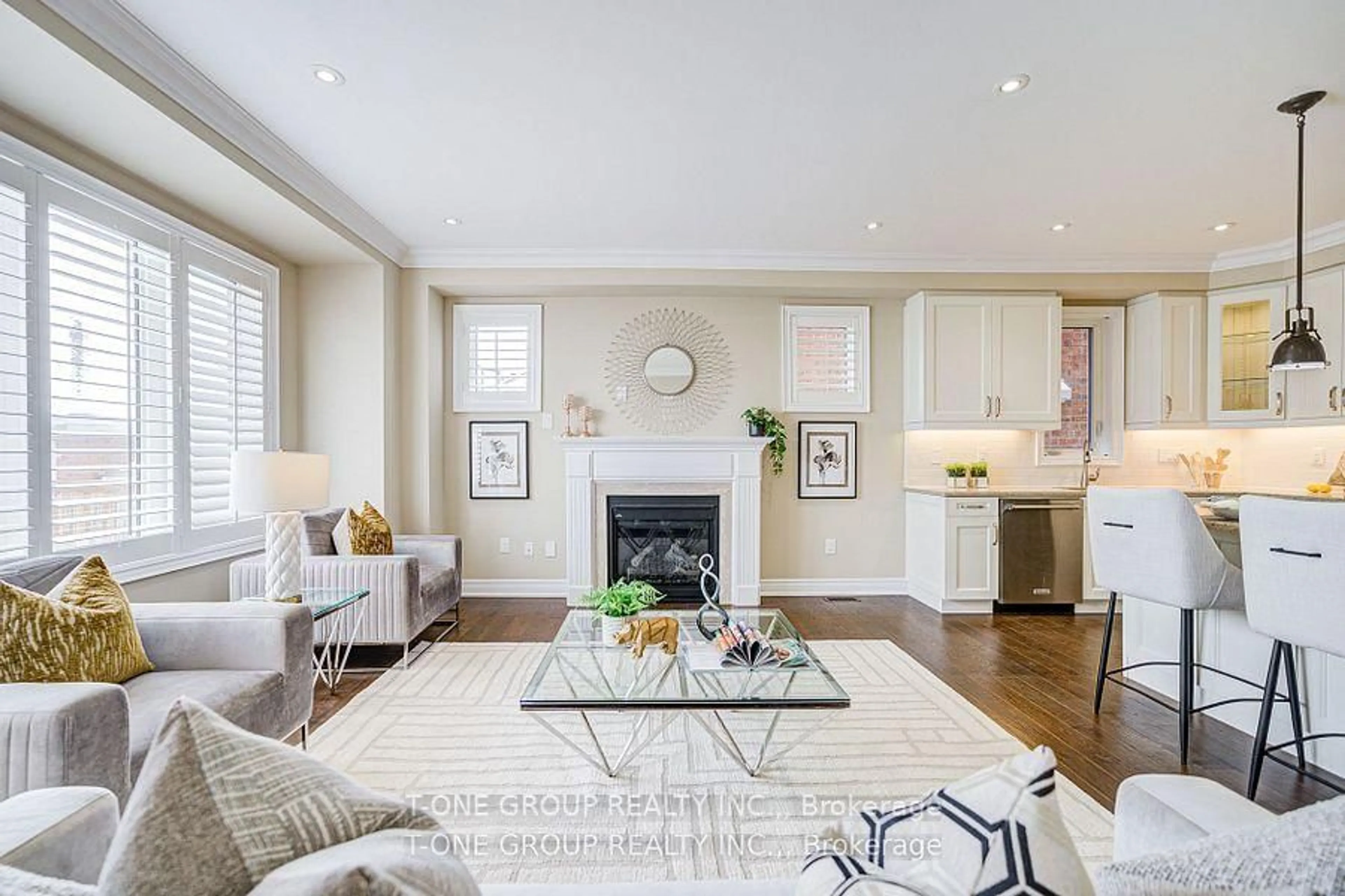 Living room with furniture, unknown for 9 Couloir Dr, Markham Ontario L6B 0Y9