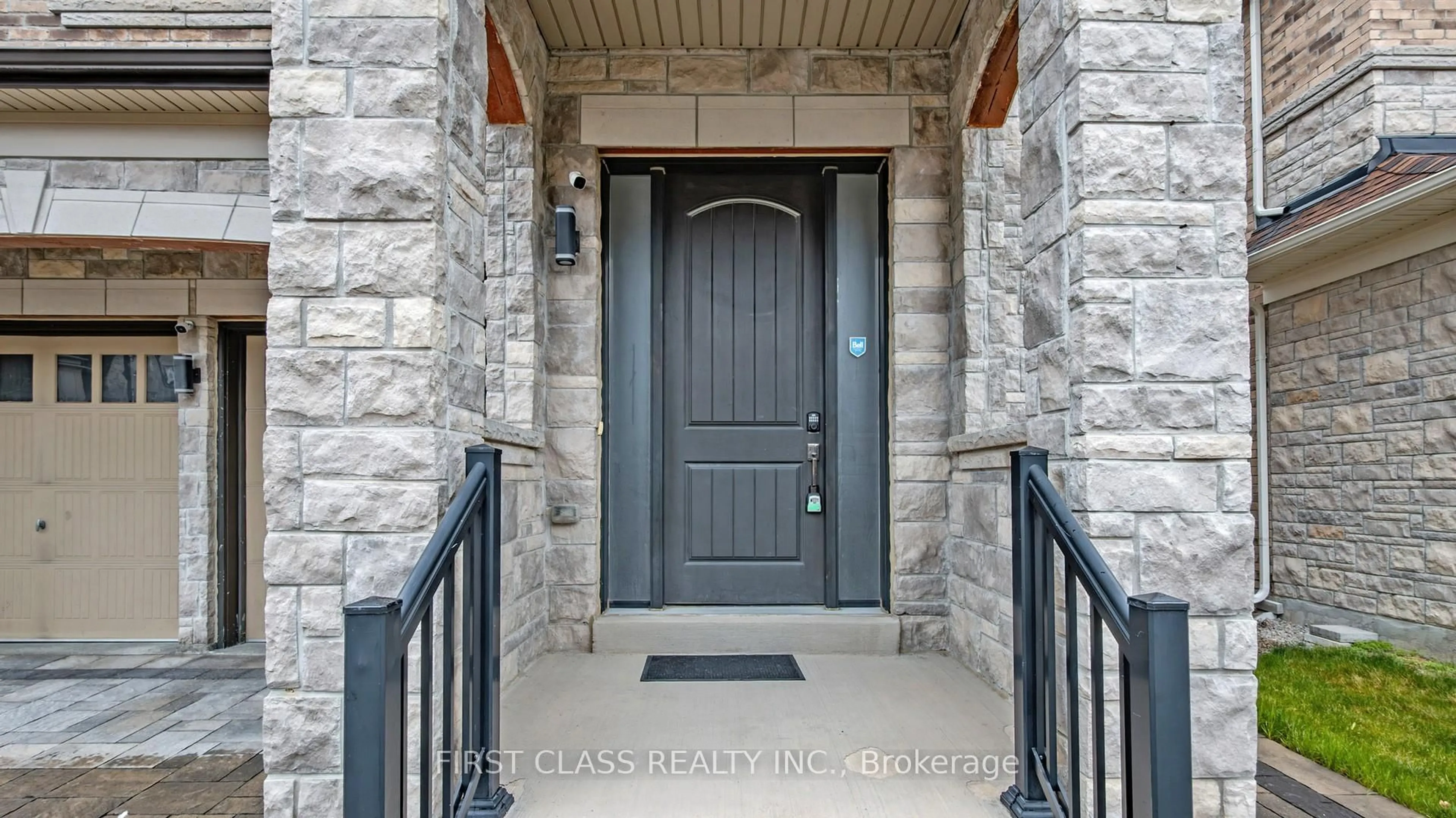 Indoor entryway for 95 Abner Miles Dr, Vaughan Ontario L6A 4X4
