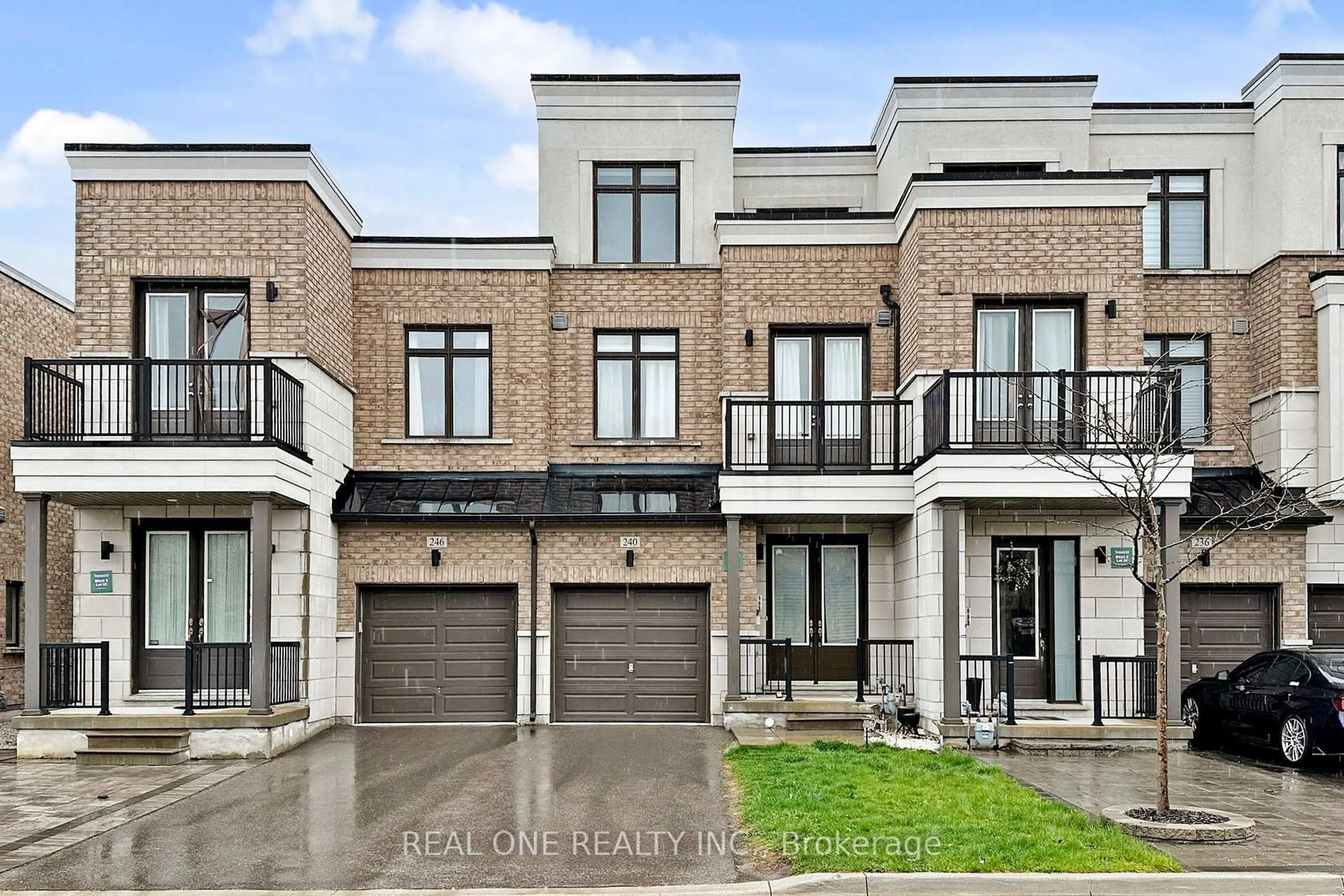 Home with brick exterior material, street for 240 Elyse Crt, Aurora Ontario L4G 2C9