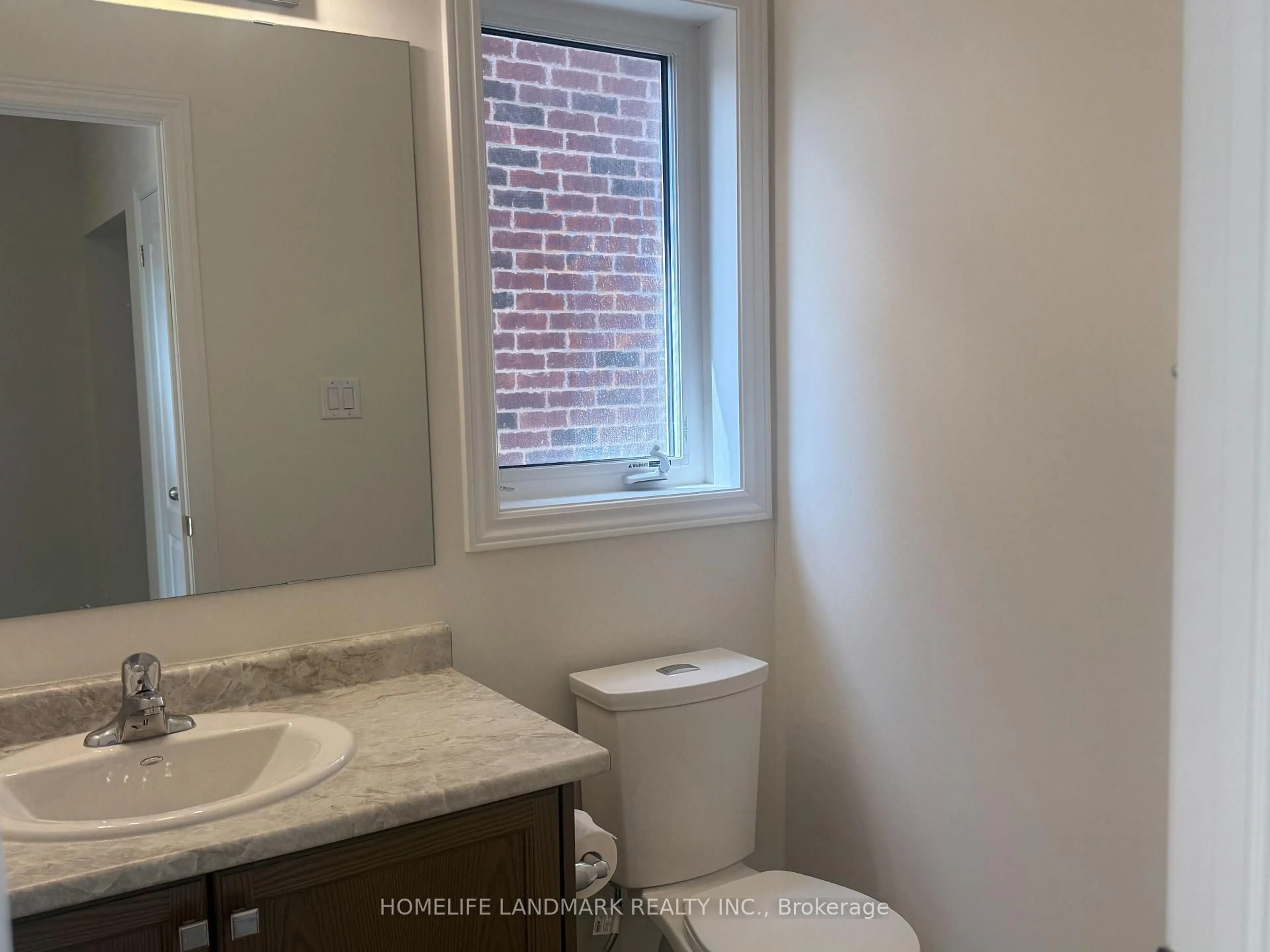A pic of a room for 4 Kenneth Ross Bend, East Gwillimbury Ontario L9N 0T7