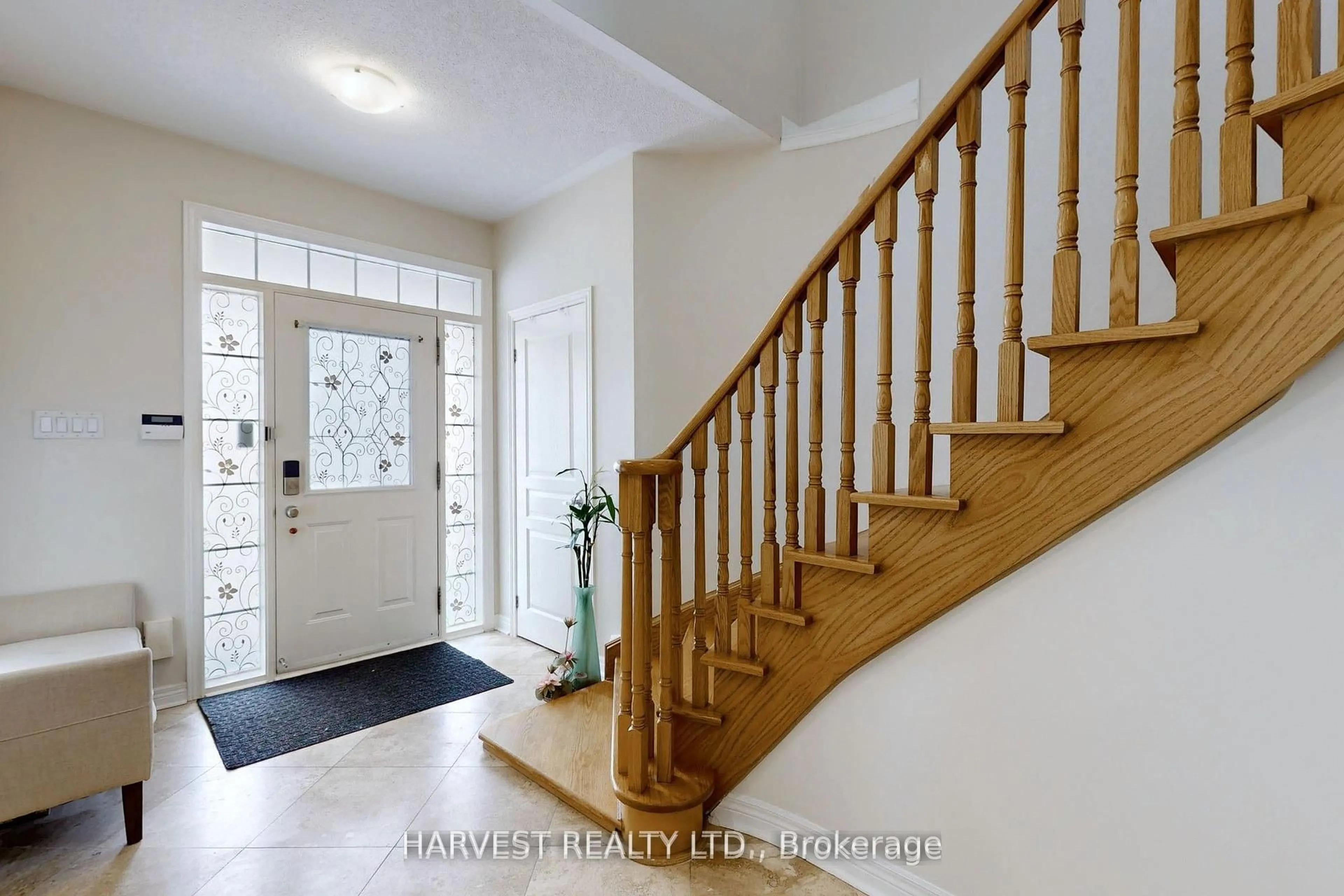 Indoor entryway for 34 Ulson Dr, Richmond Hill Ontario L4E 4V6