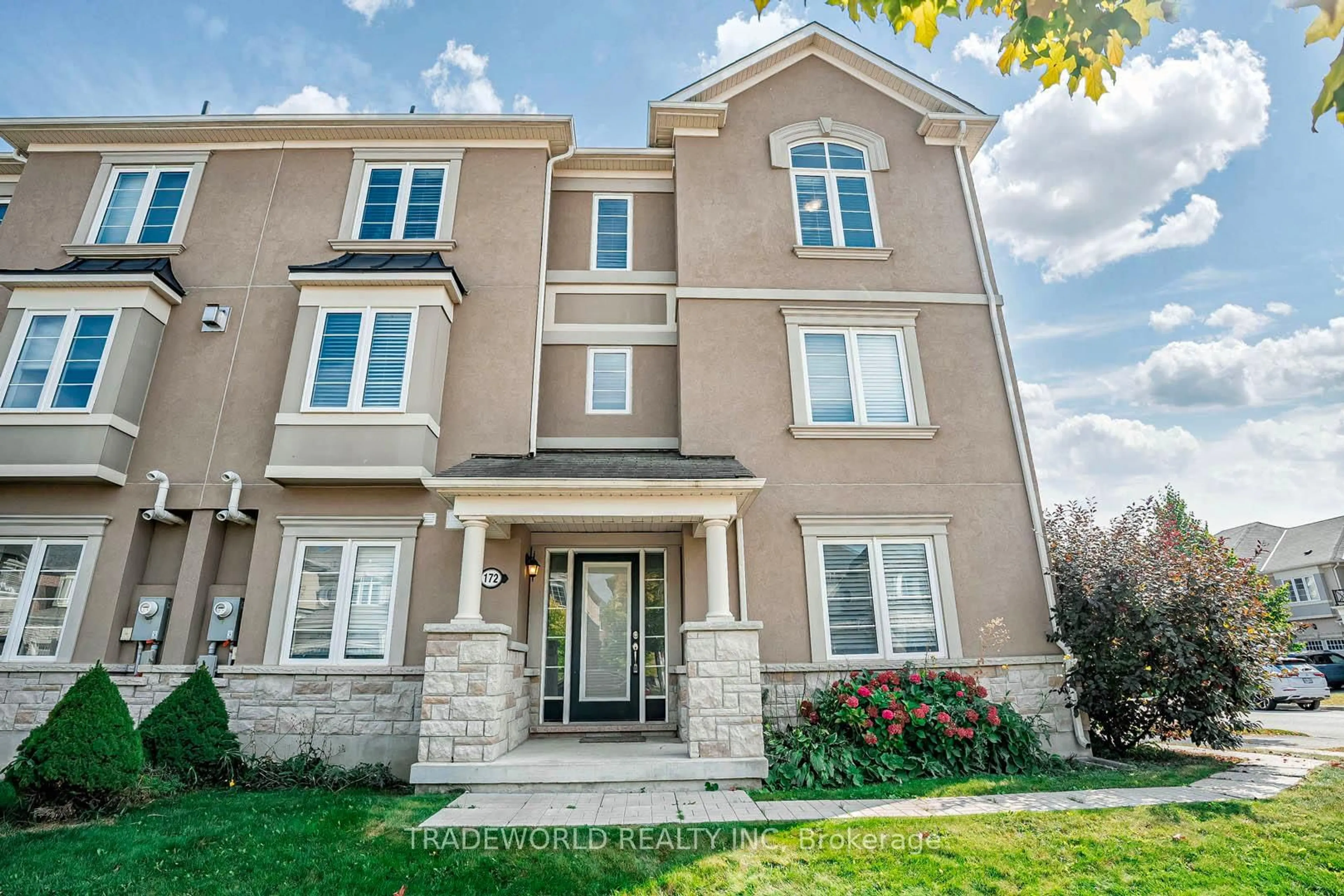 Unknown for 172 Thomas Phillips Dr, Aurora Ontario L4G 0X8