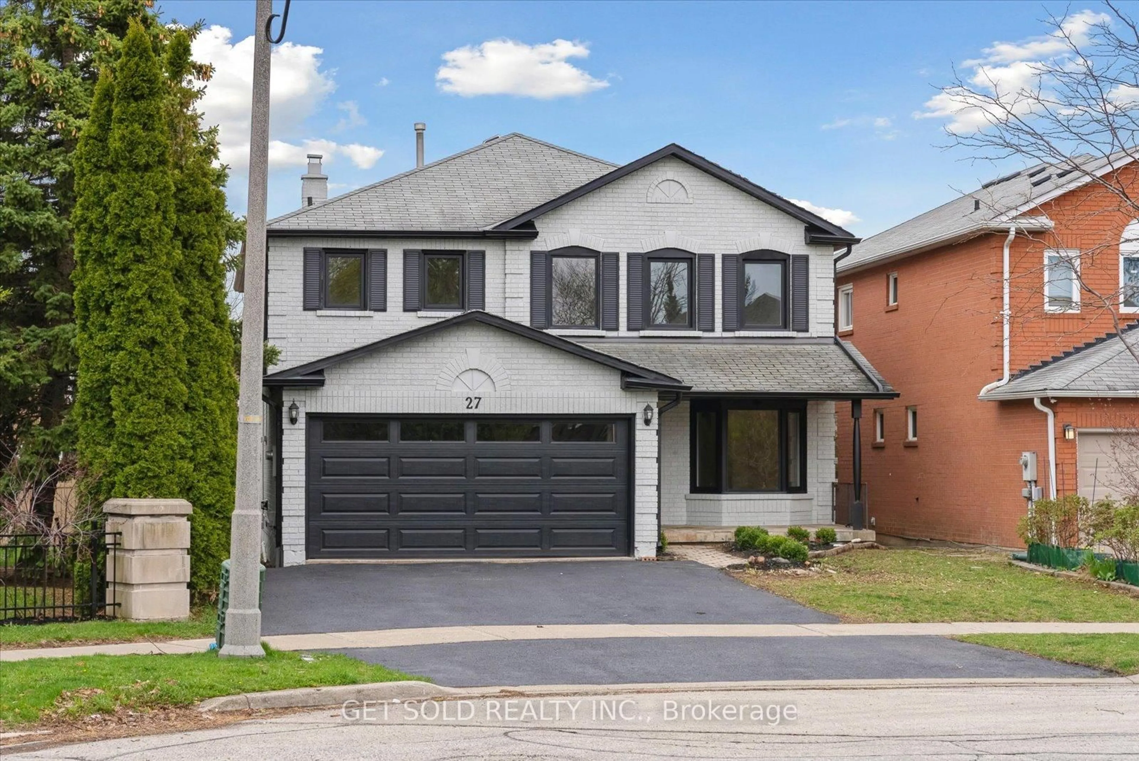 Home with brick exterior material, street for 27 Edenbridge Dr, Vaughan Ontario L4J 7V1