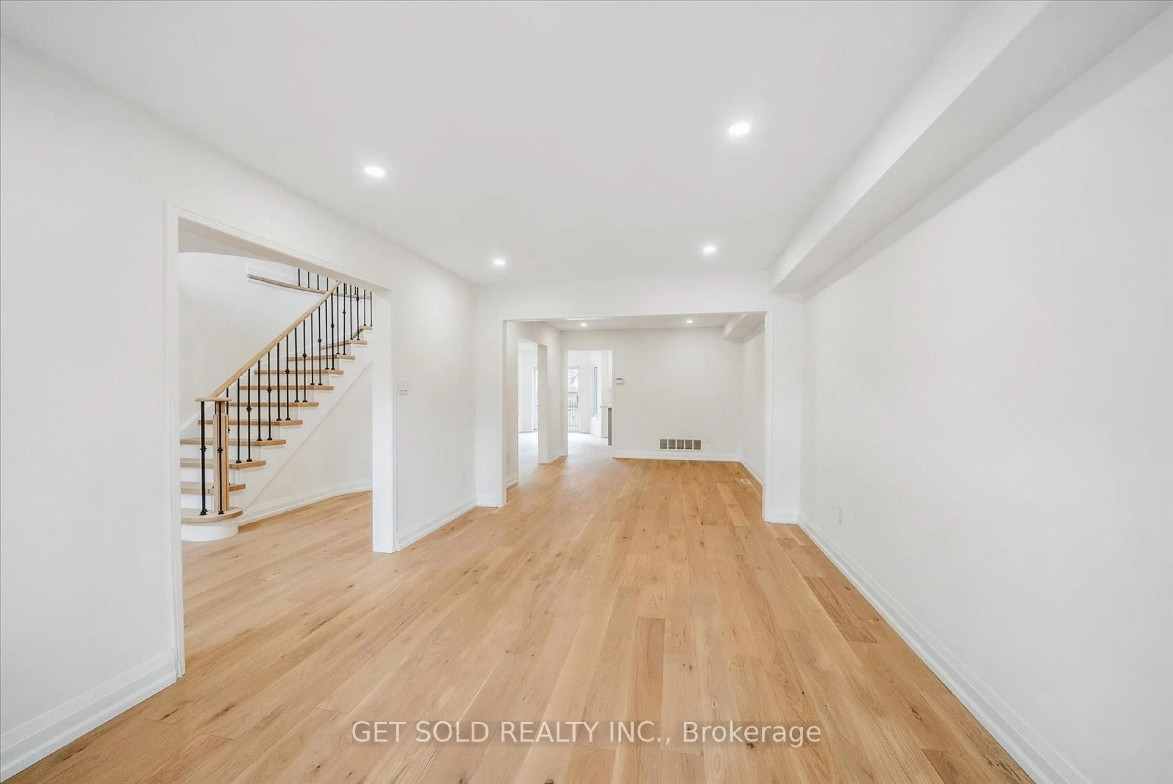 Unknown for 27 Edenbridge Dr, Vaughan Ontario L4J 7V1