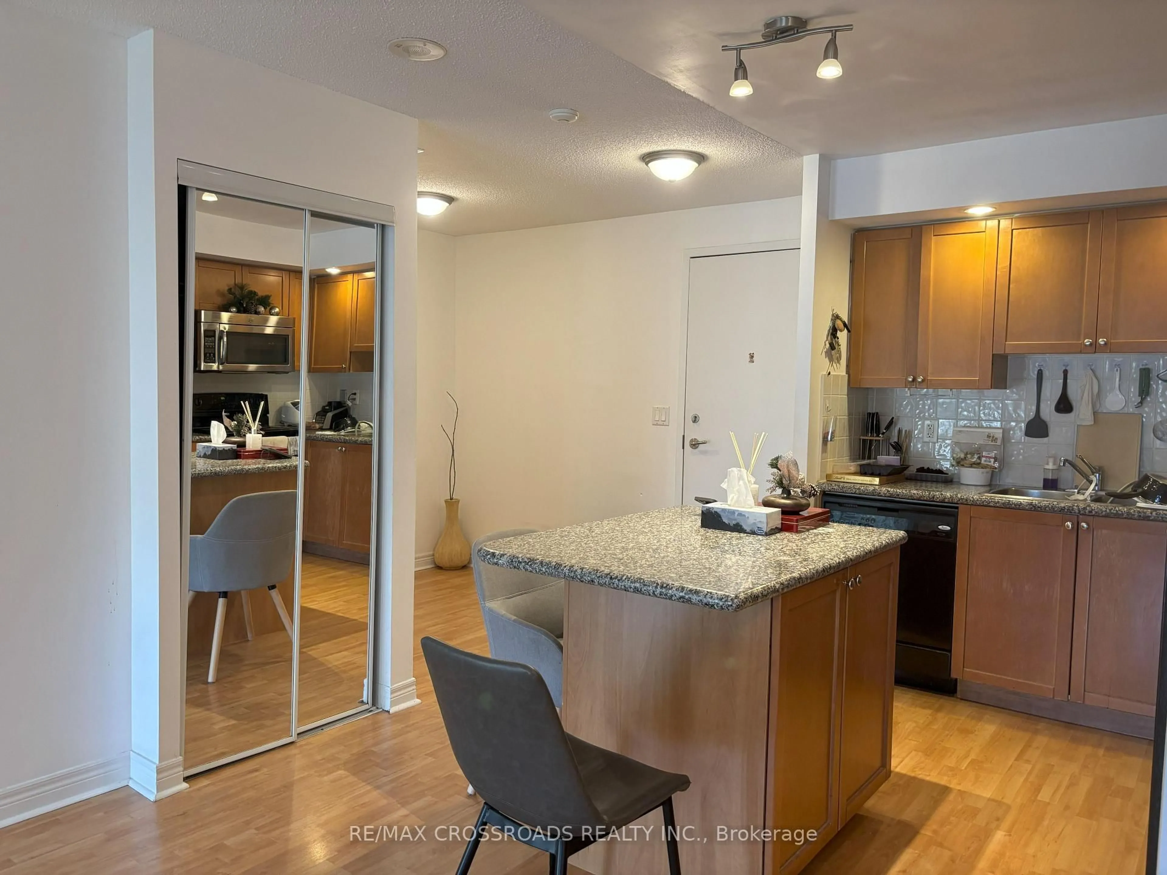 Open concept kitchen, unknown for 33 Cox Blvd #232, Markham Ontario L3R 8A6