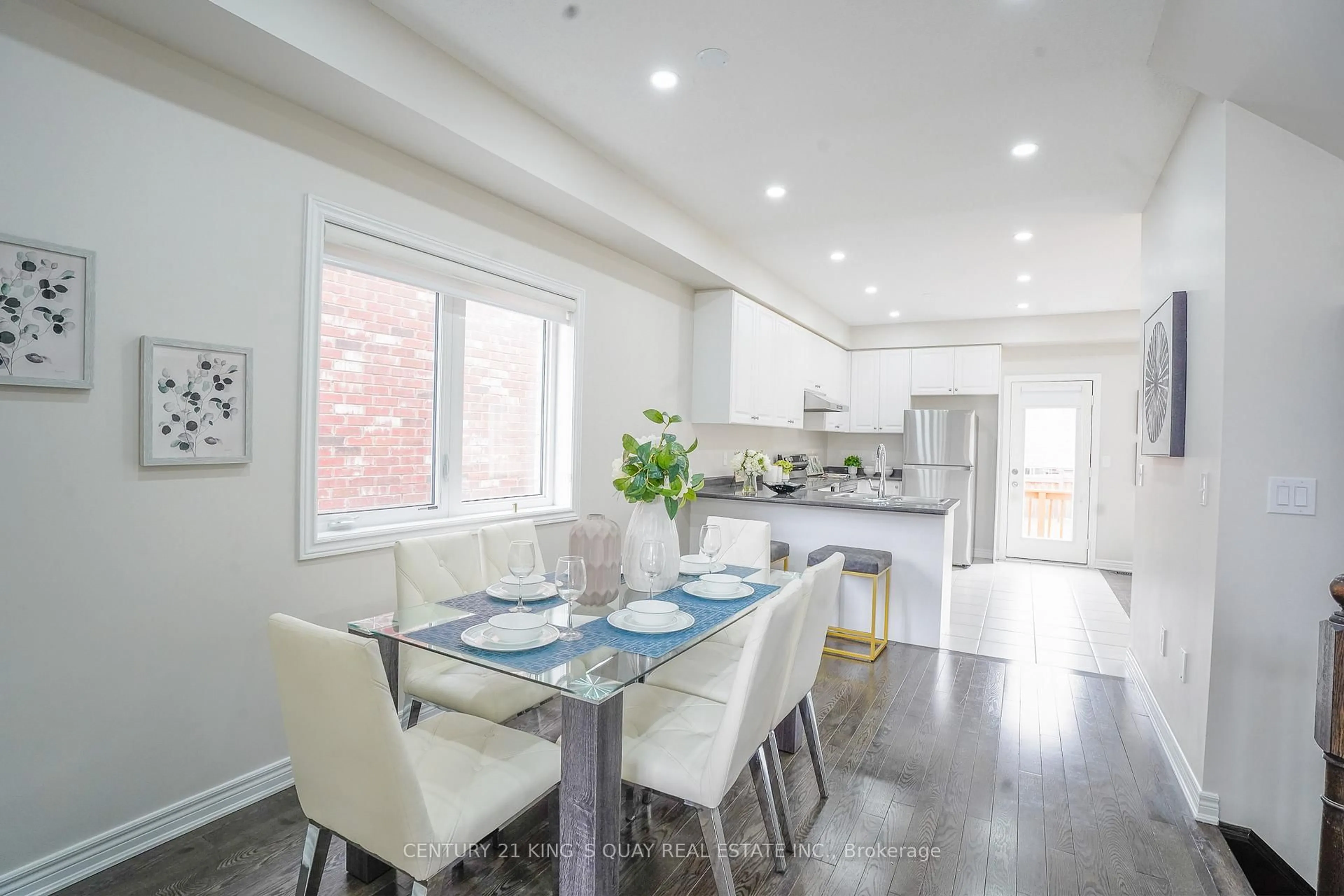 Open concept kitchen, unknown for 7 John Moore Rd, East Gwillimbury Ontario L9N 0P4