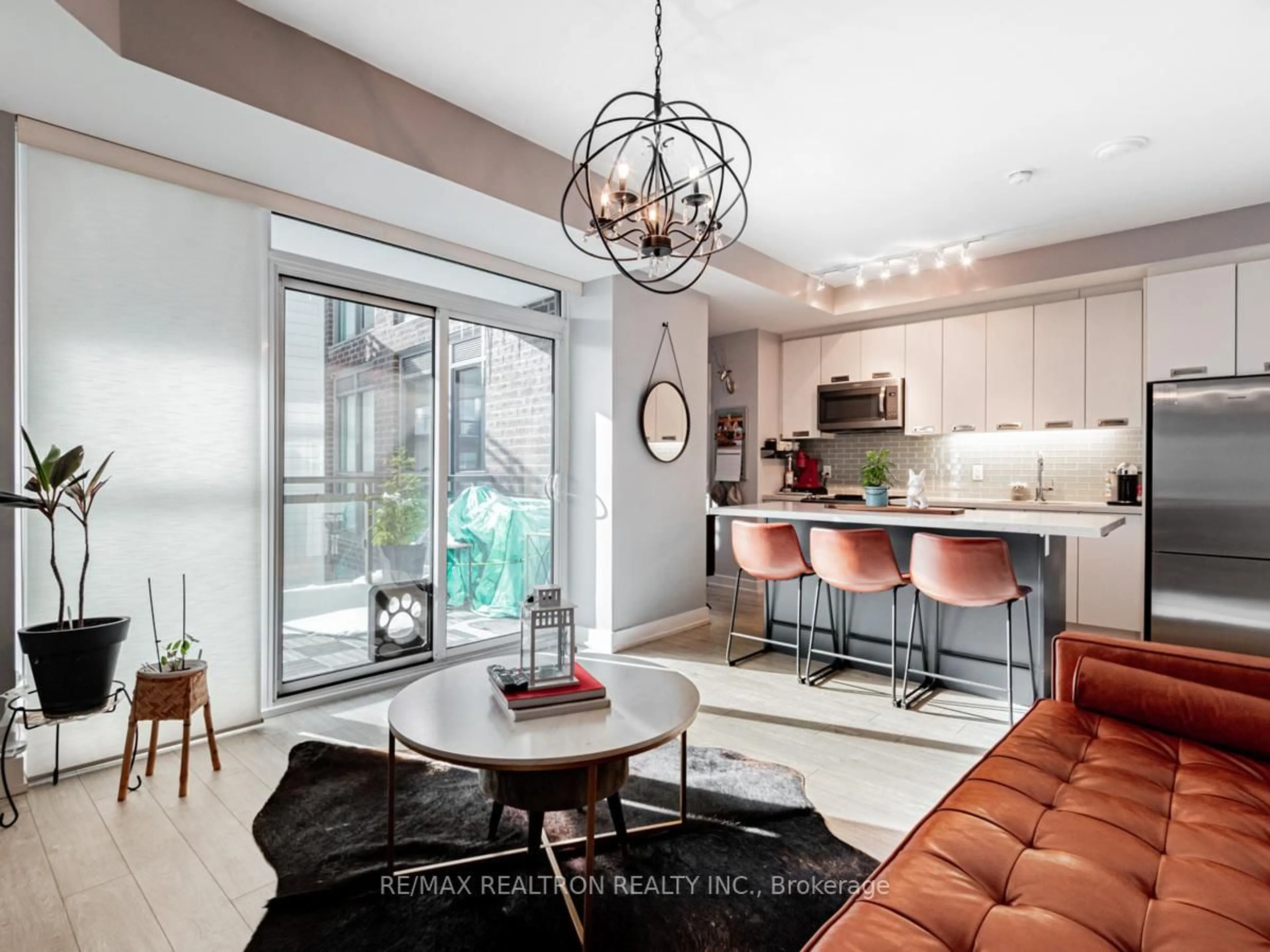 Open concept kitchen, ceramic/tile floor for 301 Sea Ray Ave #C323, Innisfil Ontario L9S 0J4