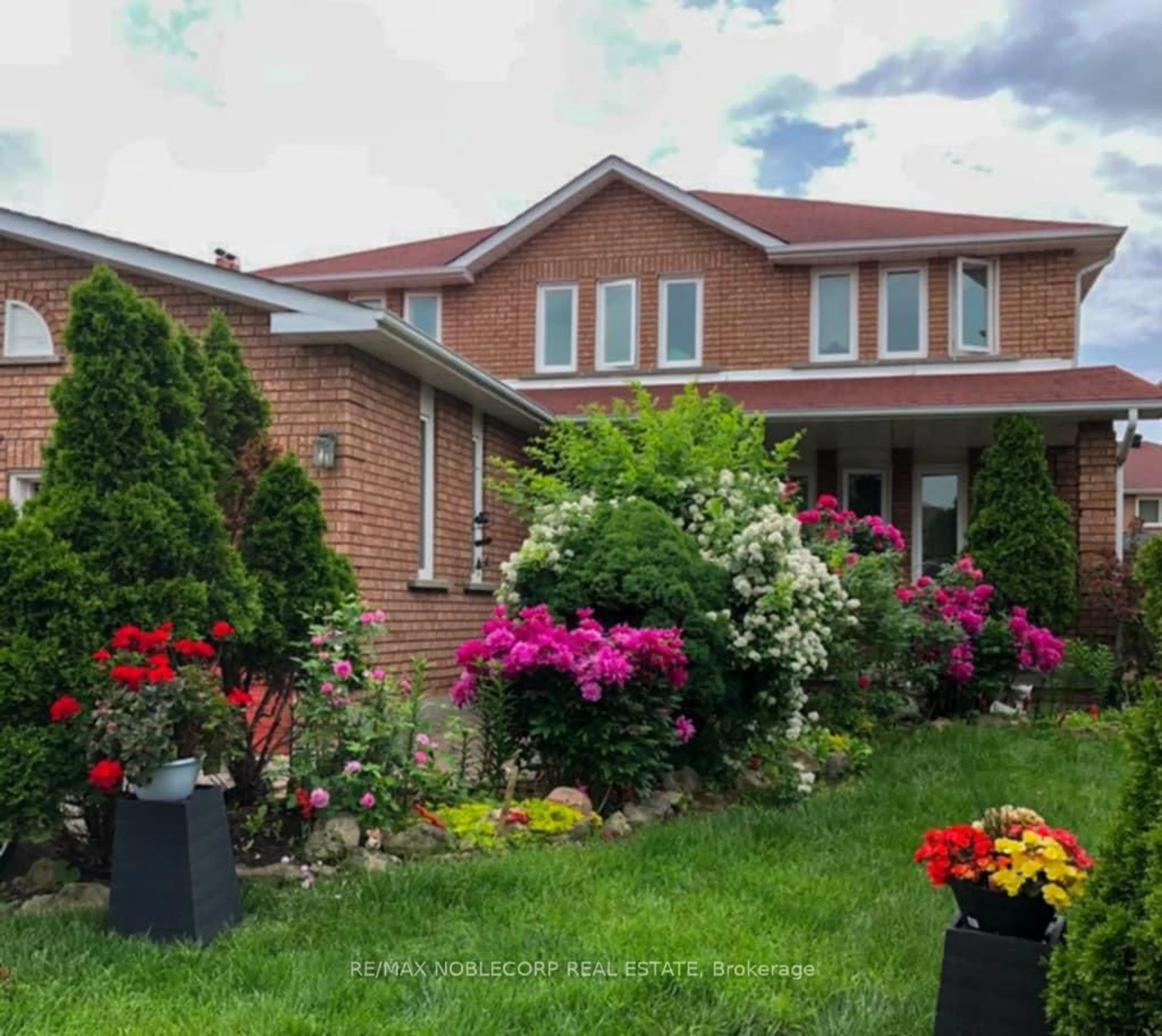 Home with brick exterior material, street for 37 Father Ermanno Cres, Vaughan Ontario L4L 7L6