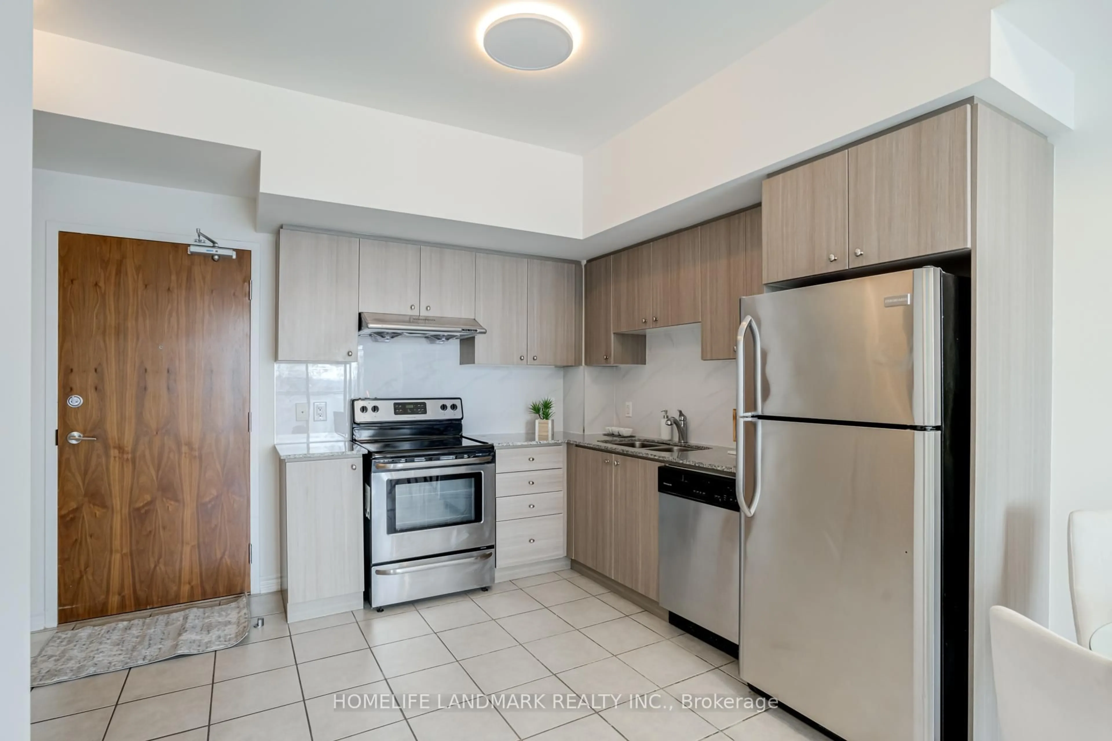 Standard kitchen, ceramic/tile floor for 8323 Kennedy Rd #921, Markham Ontario L3R 5W7