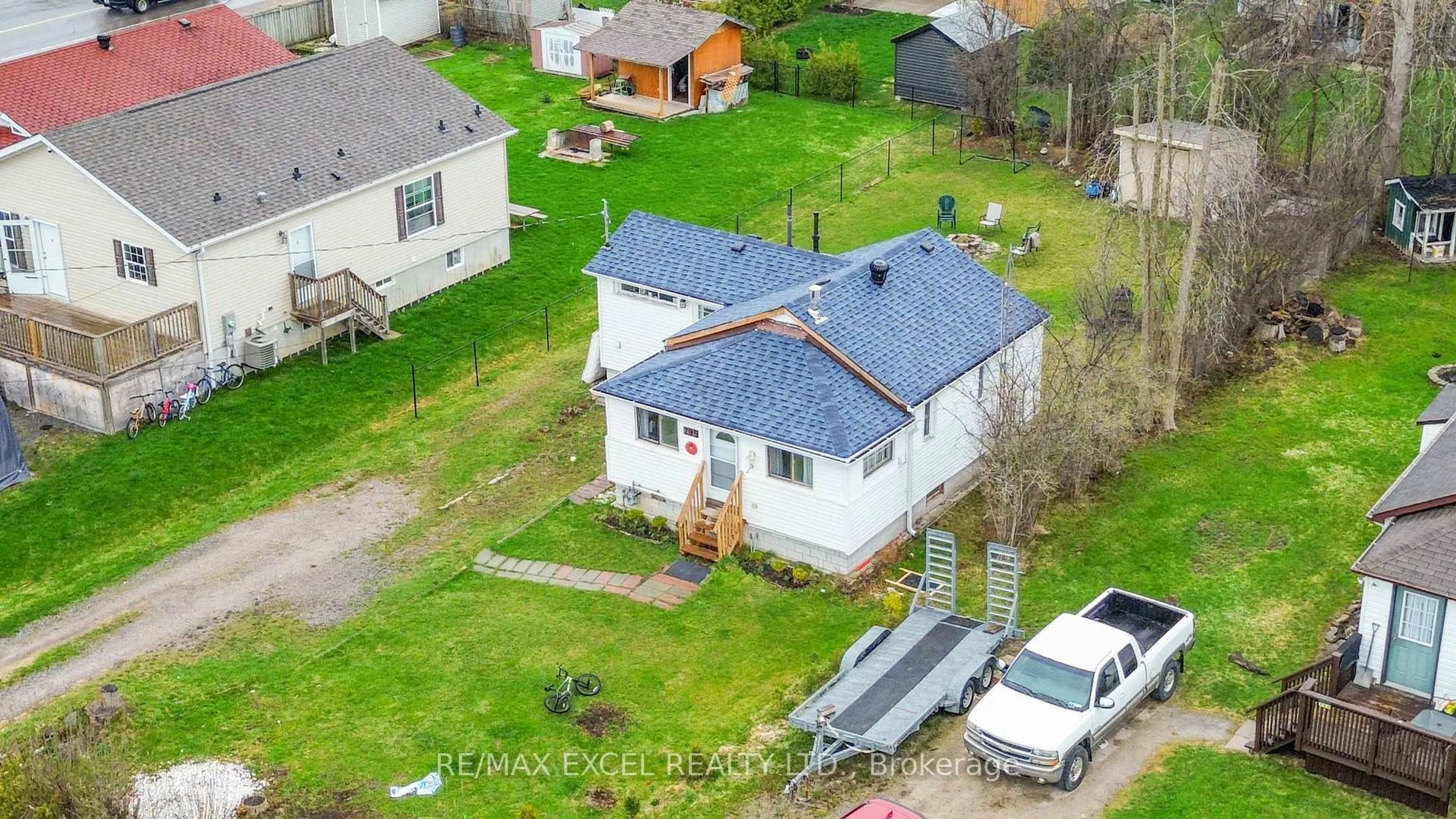 A pic from outside/outdoor area/front of a property/back of a property/a pic from drone, building for 795 Third Ave, Georgina Ontario L0E 1S0