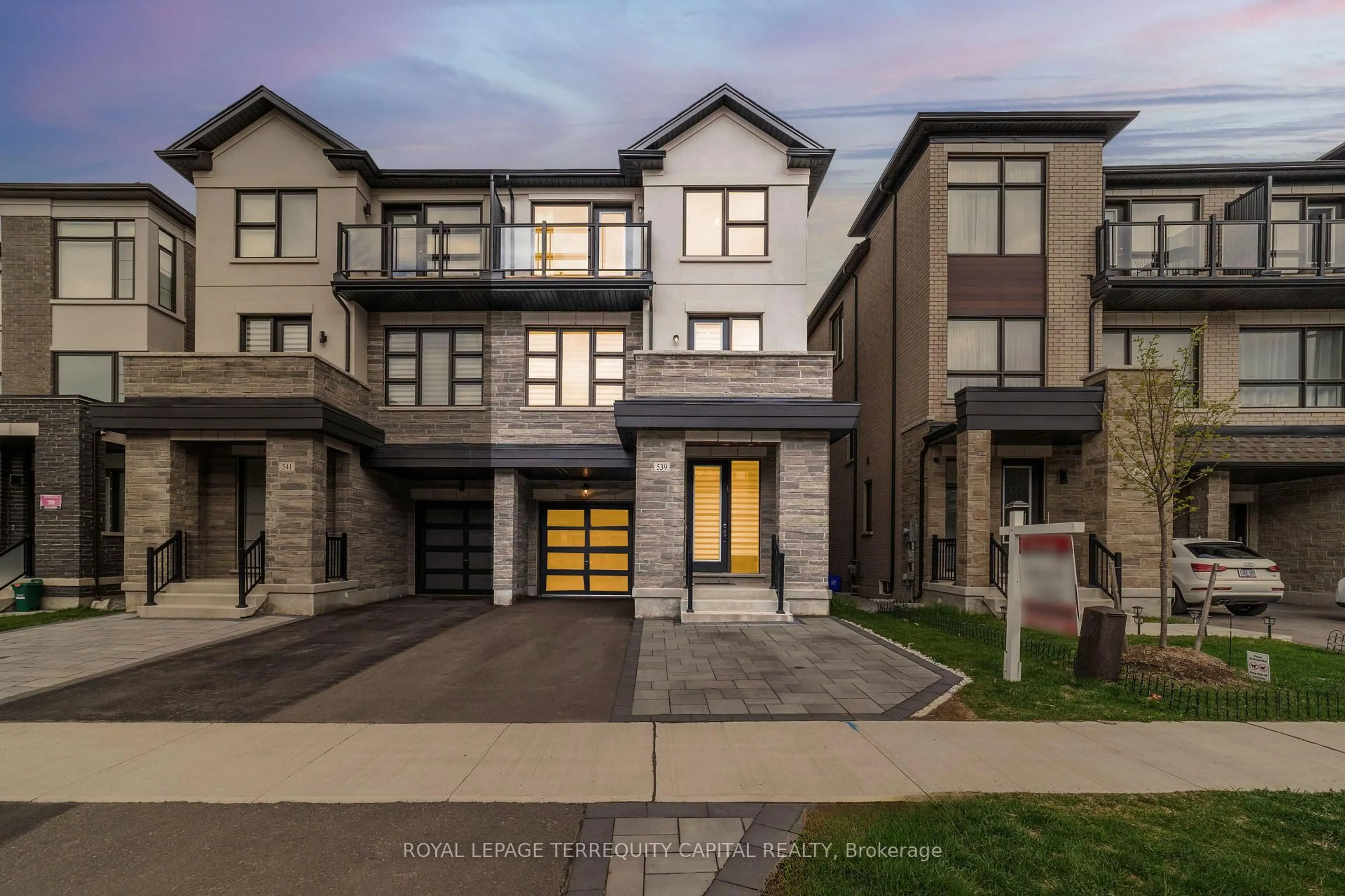 Home with brick exterior material, street for 539 New England Crt, Newmarket Ontario L3X 0M5