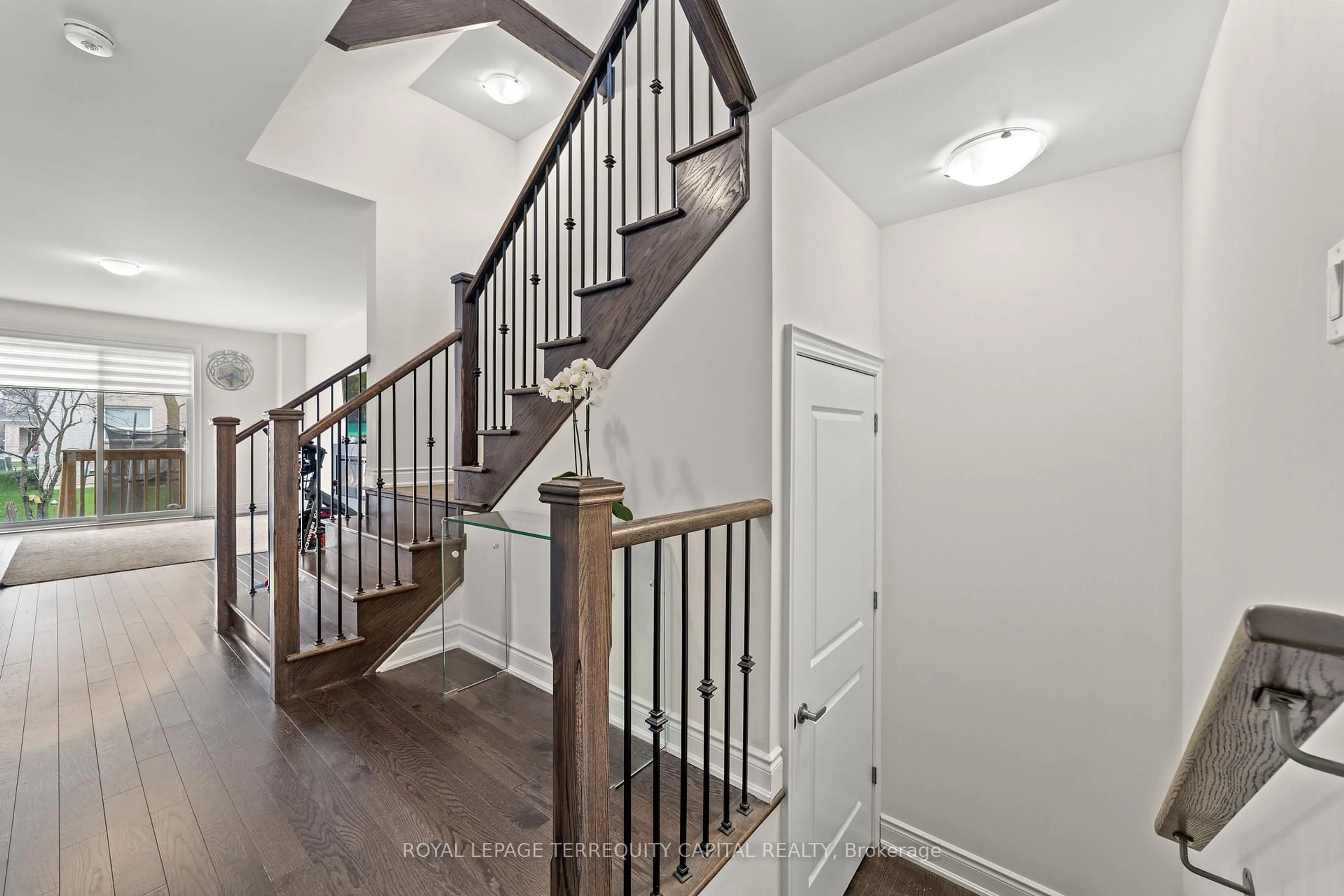Unknown for 539 New England Crt, Newmarket Ontario L3X 0M5