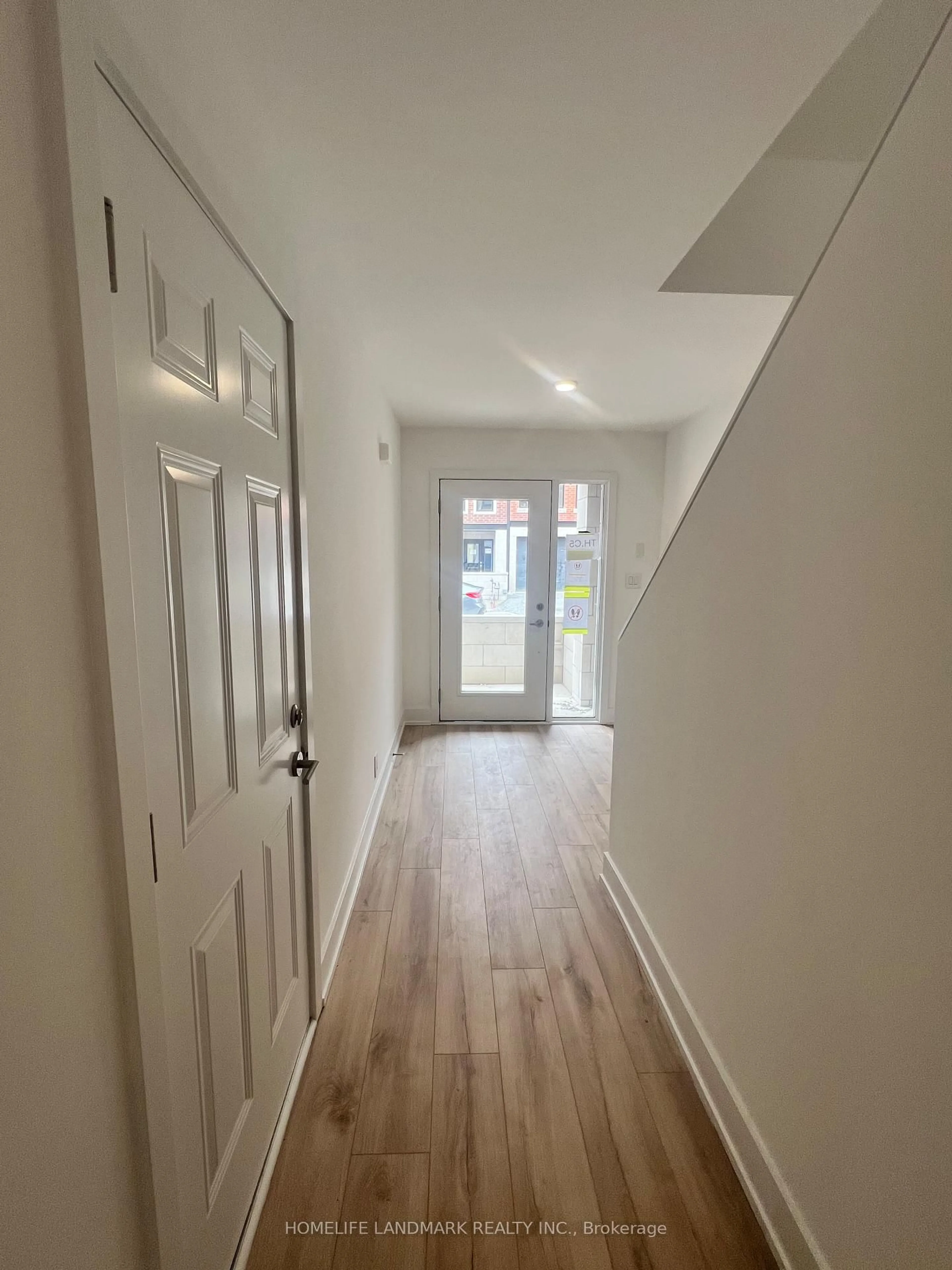 Unknown for 29 Chestnut Crt, Aurora Ontario L4G 4A4