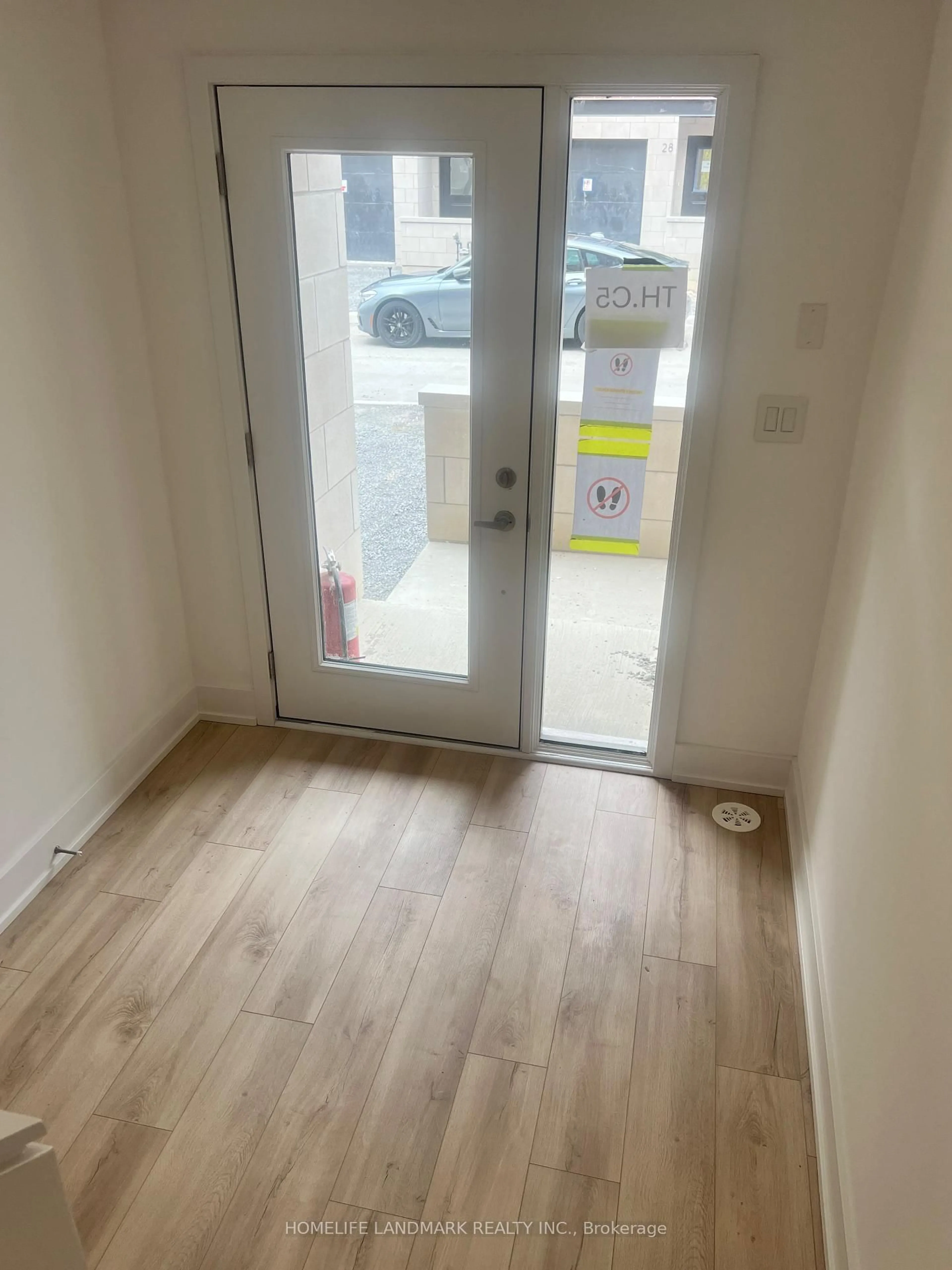 Unknown for 29 Chestnut Crt, Aurora Ontario L4G 4A4