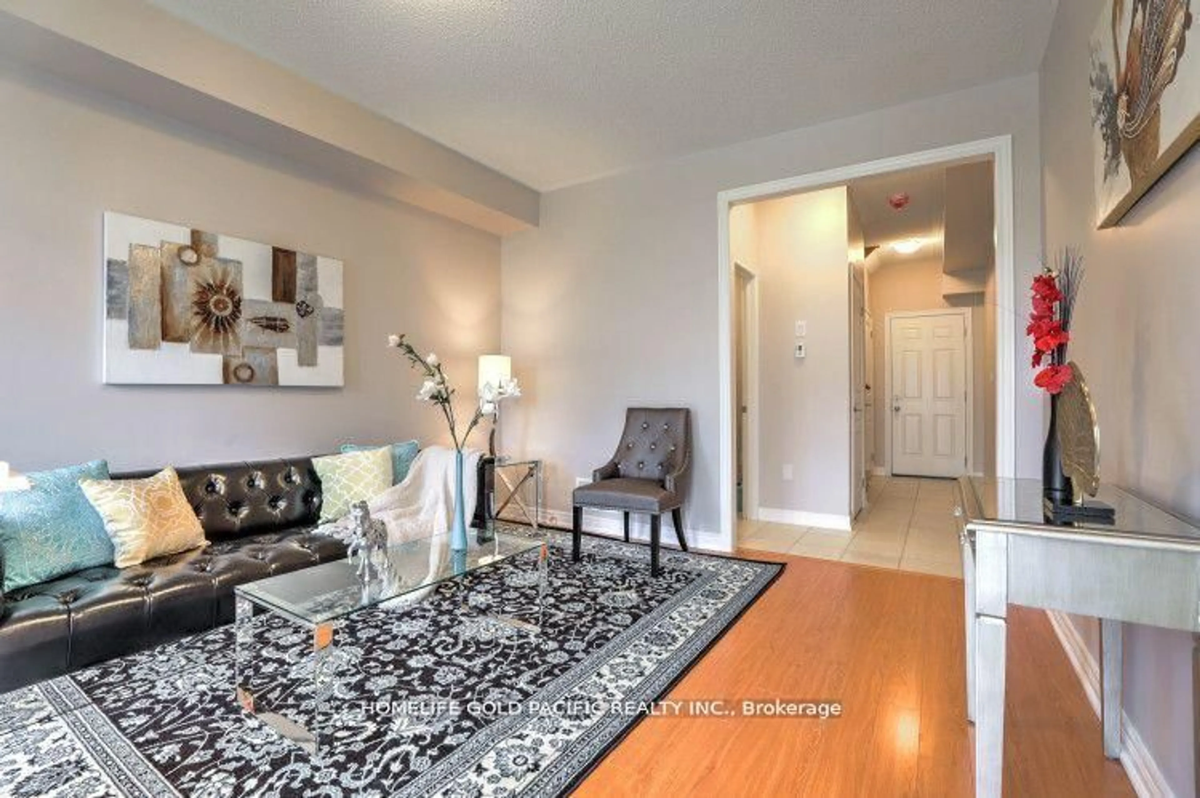 Living room with furniture, unknown for 4606 16th Ave, Markham Ontario L6C 0X6