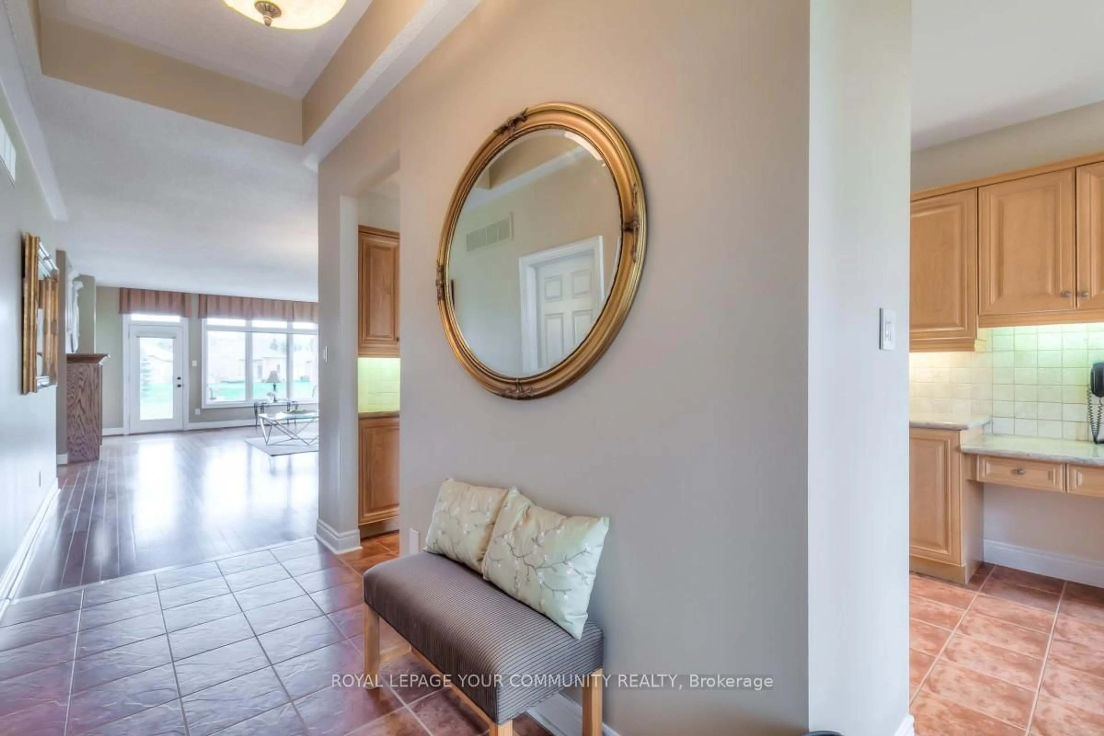 Indoor entryway for 22 Boros Link N/A, Whitchurch-Stouffville Ontario L4A 1N7