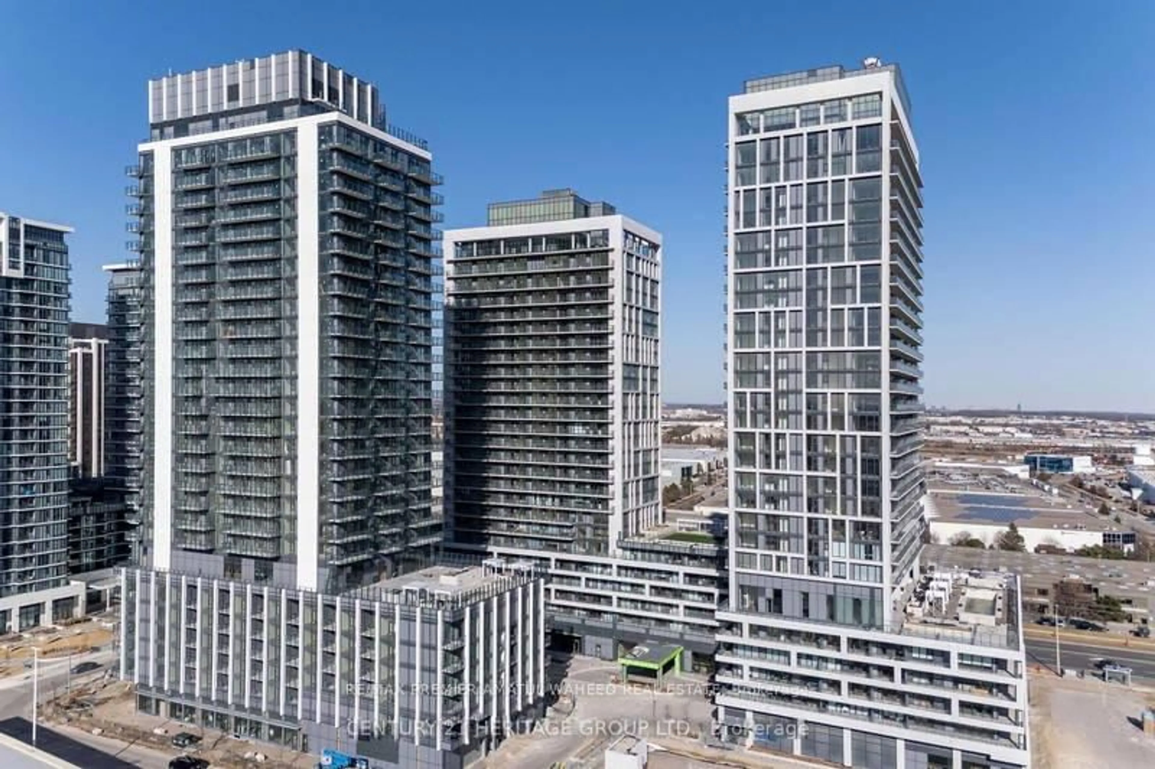 A pic from outside/outdoor area/front of a property/back of a property/a pic from drone, city buildings view from balcony for 8960 Jane St #2121, Vaughan Ontario L4K 2M9