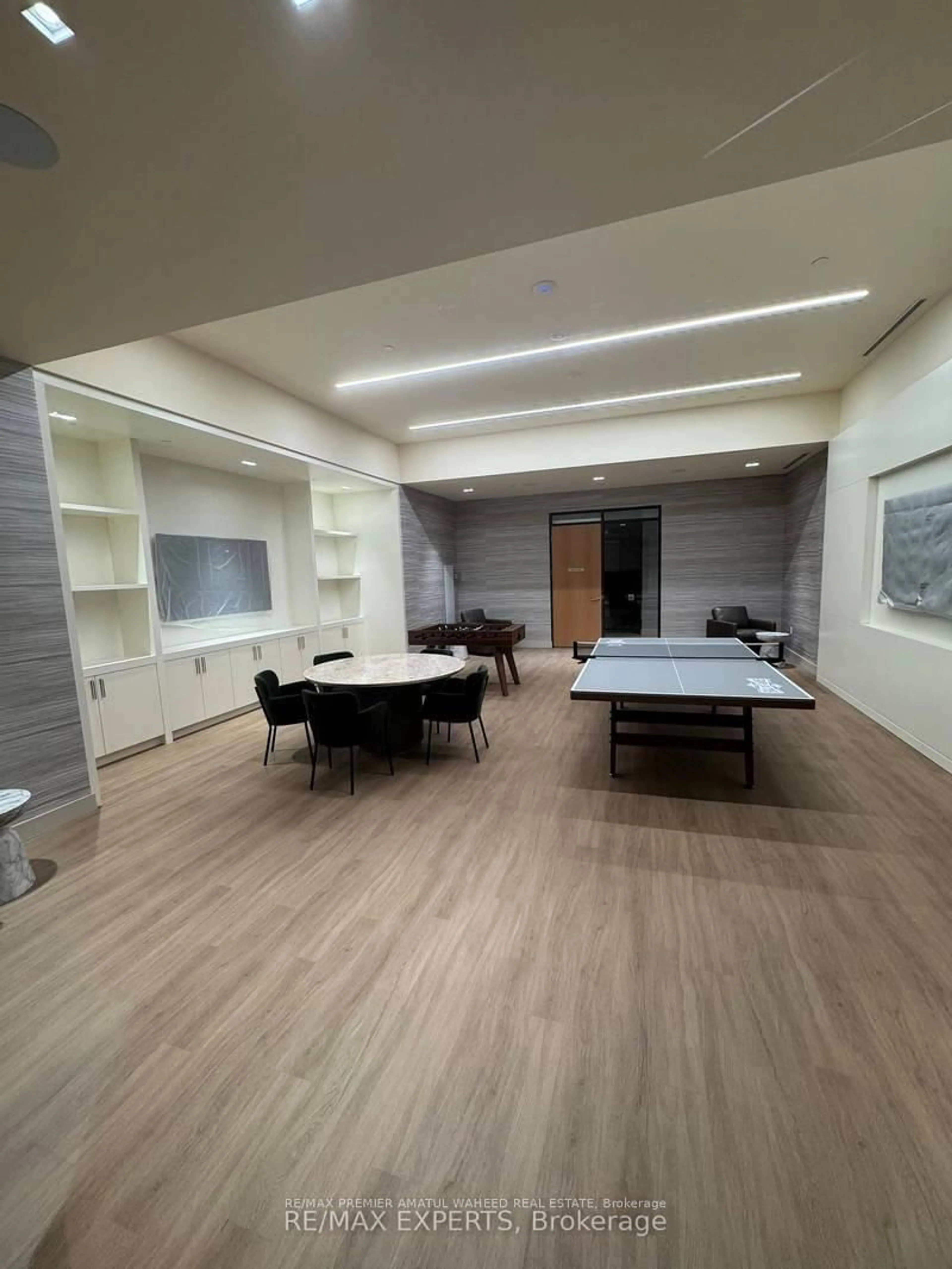 A pic of a room for 8960 Jane St #2121, Vaughan Ontario L4K 2M9